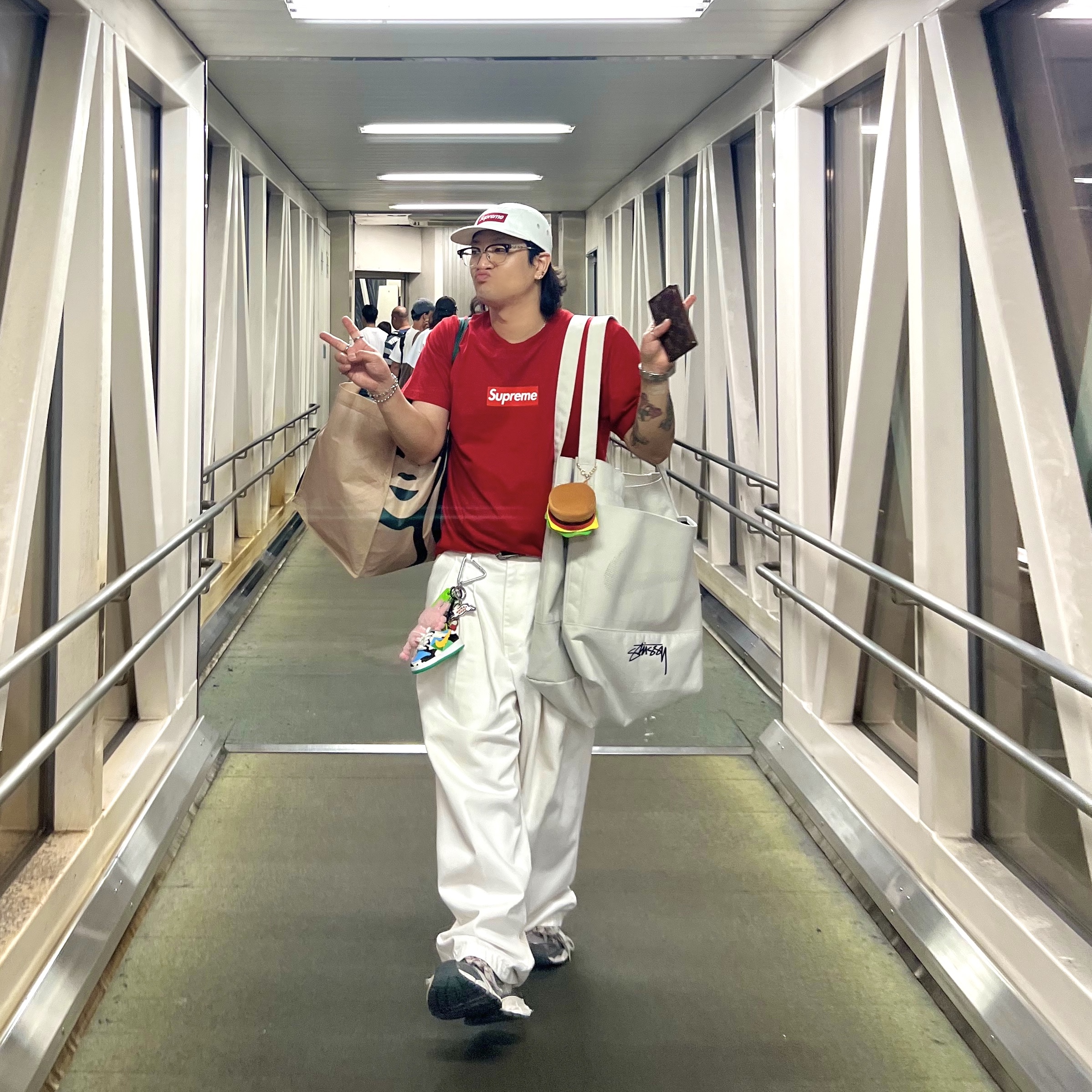 Supreme Glitter Cordura Camp Cap White - 23SS, Nike x Stussy Tote Bag Light Bone 착용 스타일