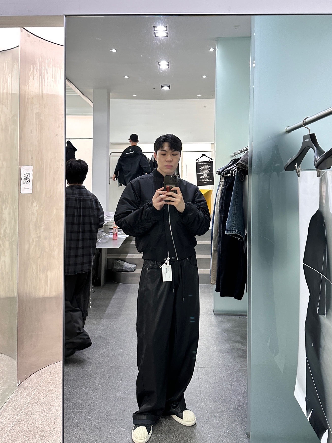 Haleine Cargo Pocket Bomber Jacket Black (VJ319), Haleine Cargo Pocket Bomber Jacket Grey (VJ320) 착용 스타일