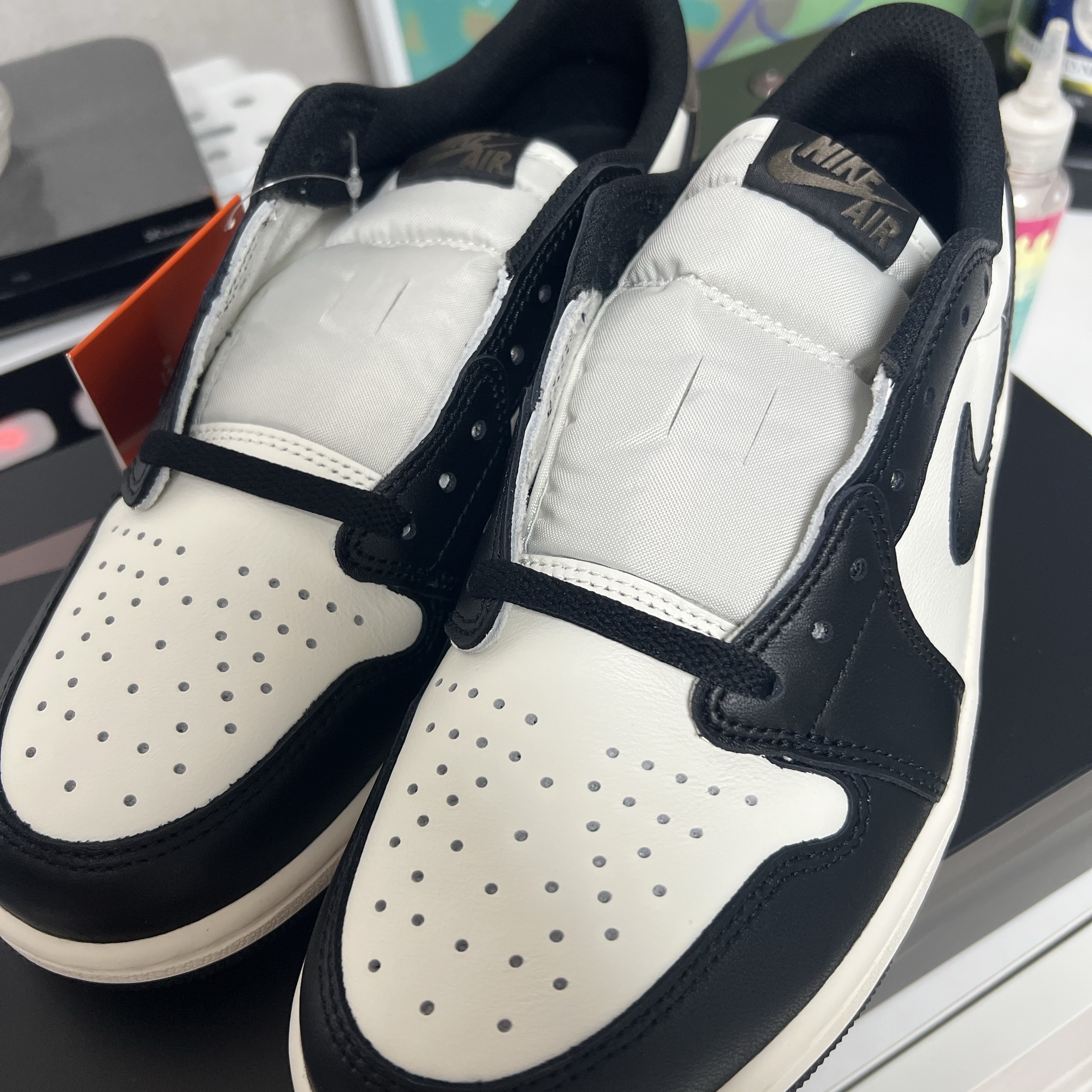 Jordan 1 Retro Low OG Mocha 착용 스타일 - 1