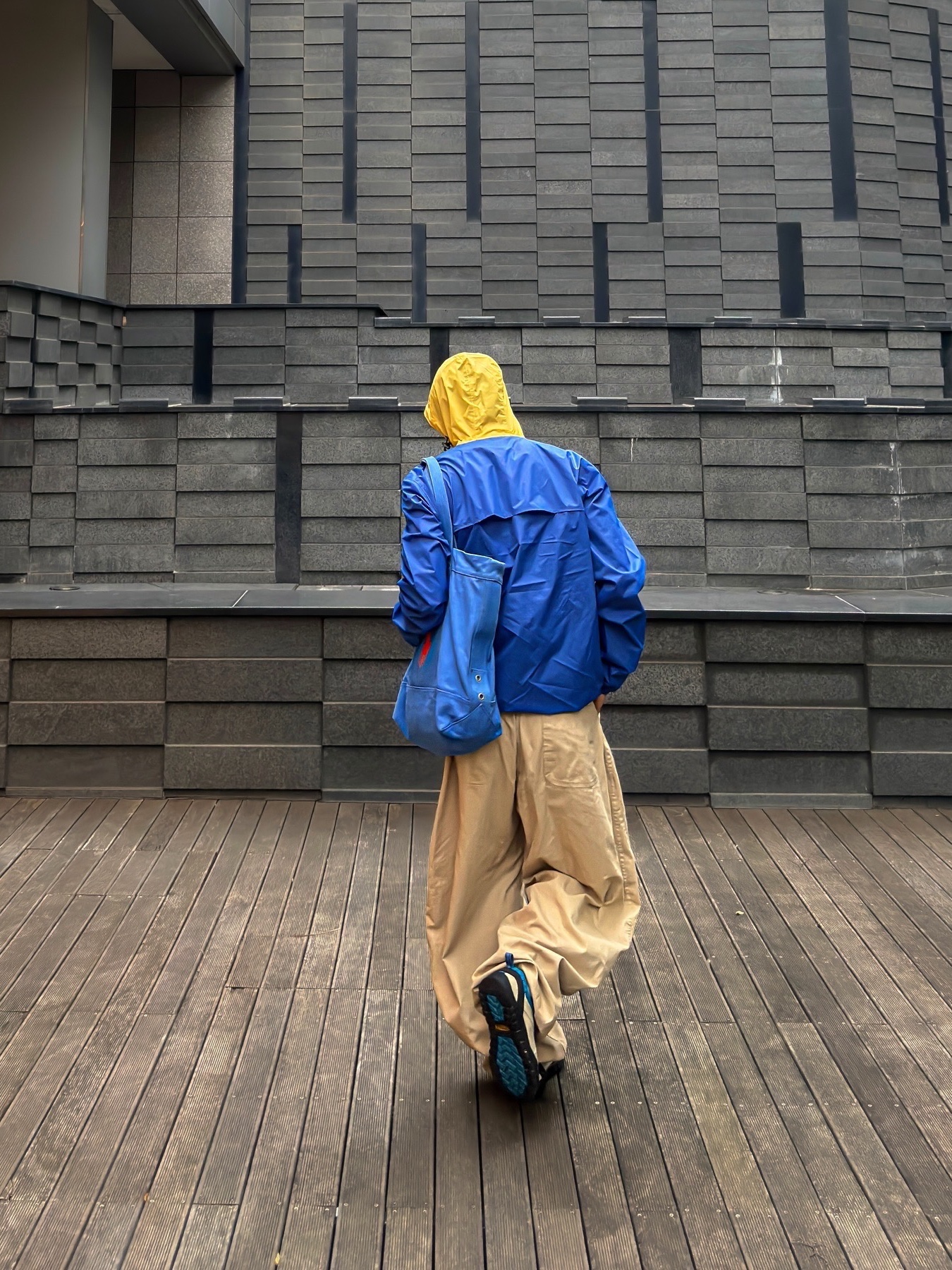 K-WAY Le Vrai Leon Anorak Black, K-WAY Le Vrai Leon Anorak Light Grey 착용 스타일 - 7