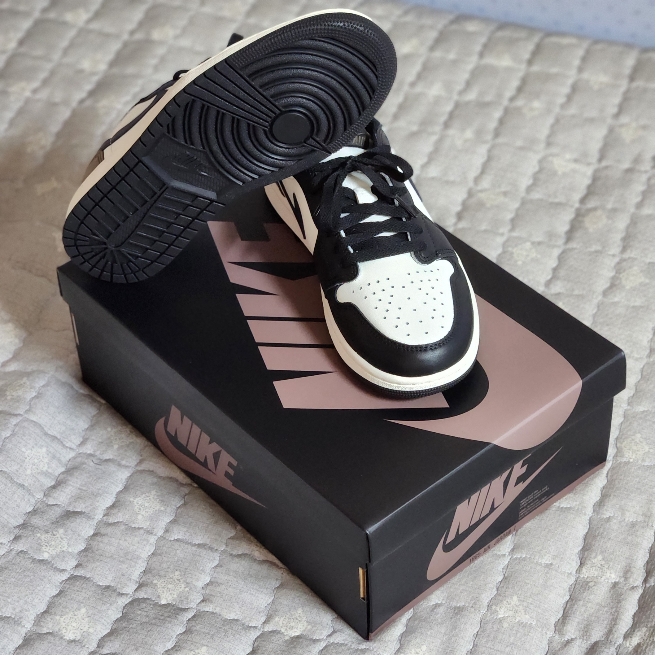 Jordan 1 Retro Low OG Mocha 착용 스타일 - 3
