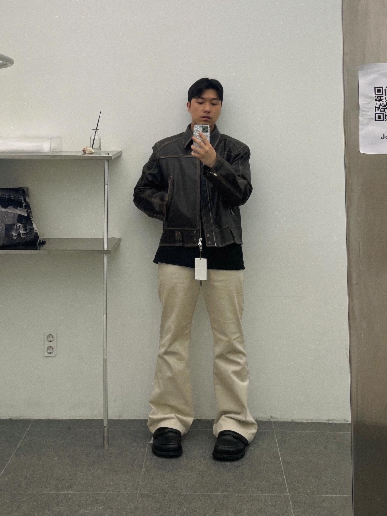 Haleine 3D Distressed Faux Leahter Jacket Black (VJ301), Haleine 3D Distressed Faux Leather Jacket Brown (VJ302) 착용 스타일