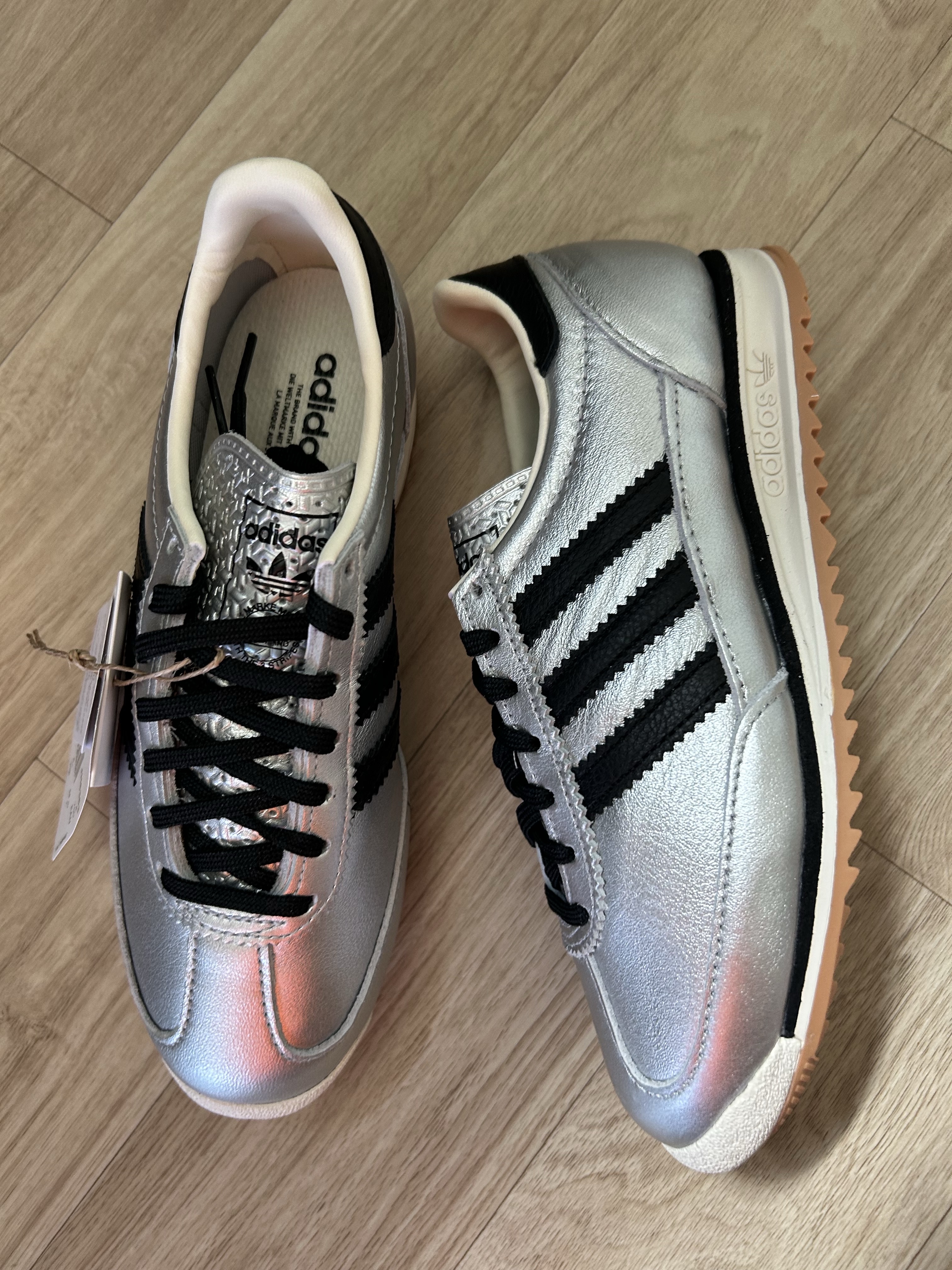 (W) Adidas SL 72 OG Silver Metallic Core Black 착용 스타일