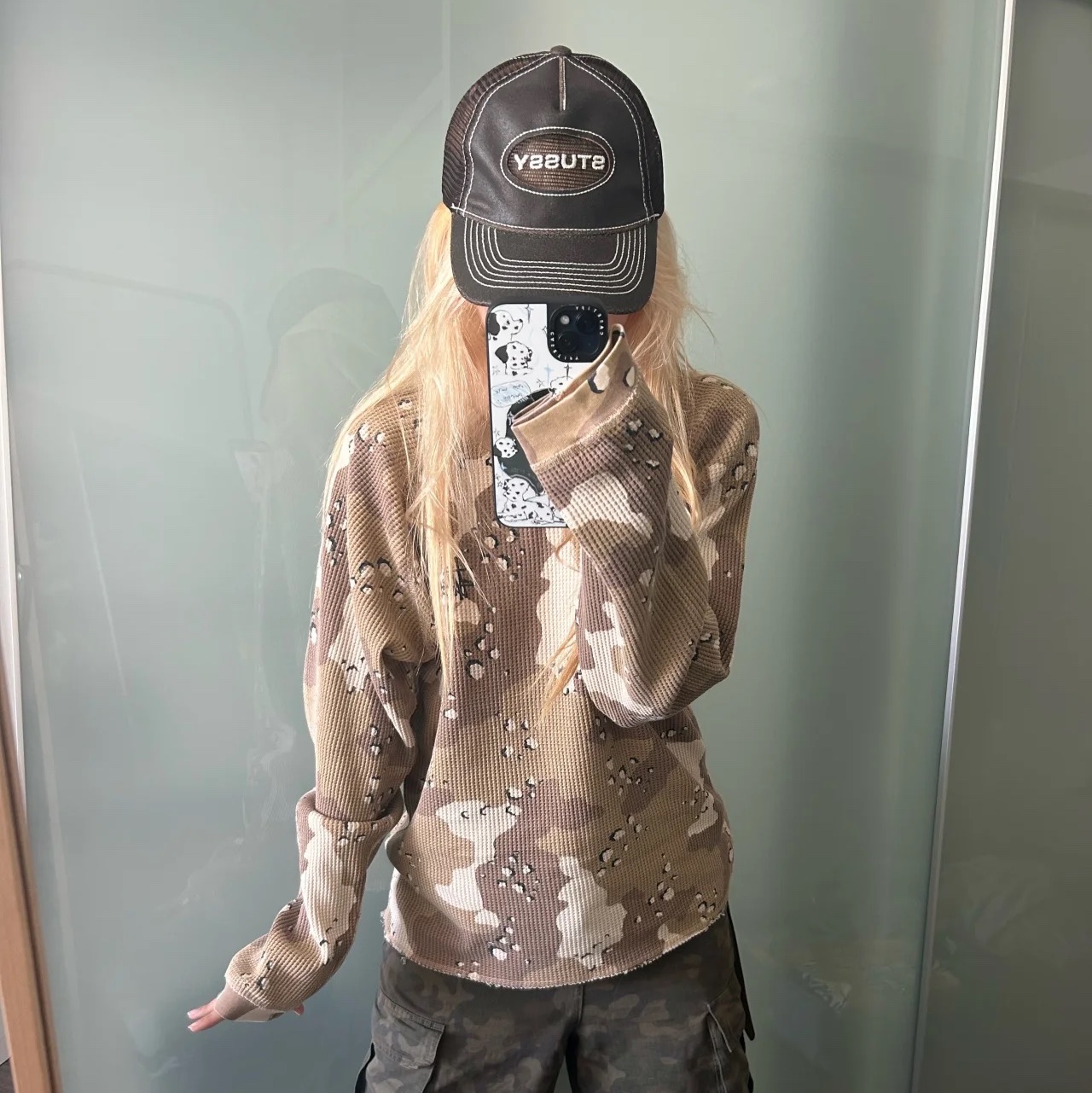 Stussy Raglan Thermal LS Crew Desert Camo 착용 스타일