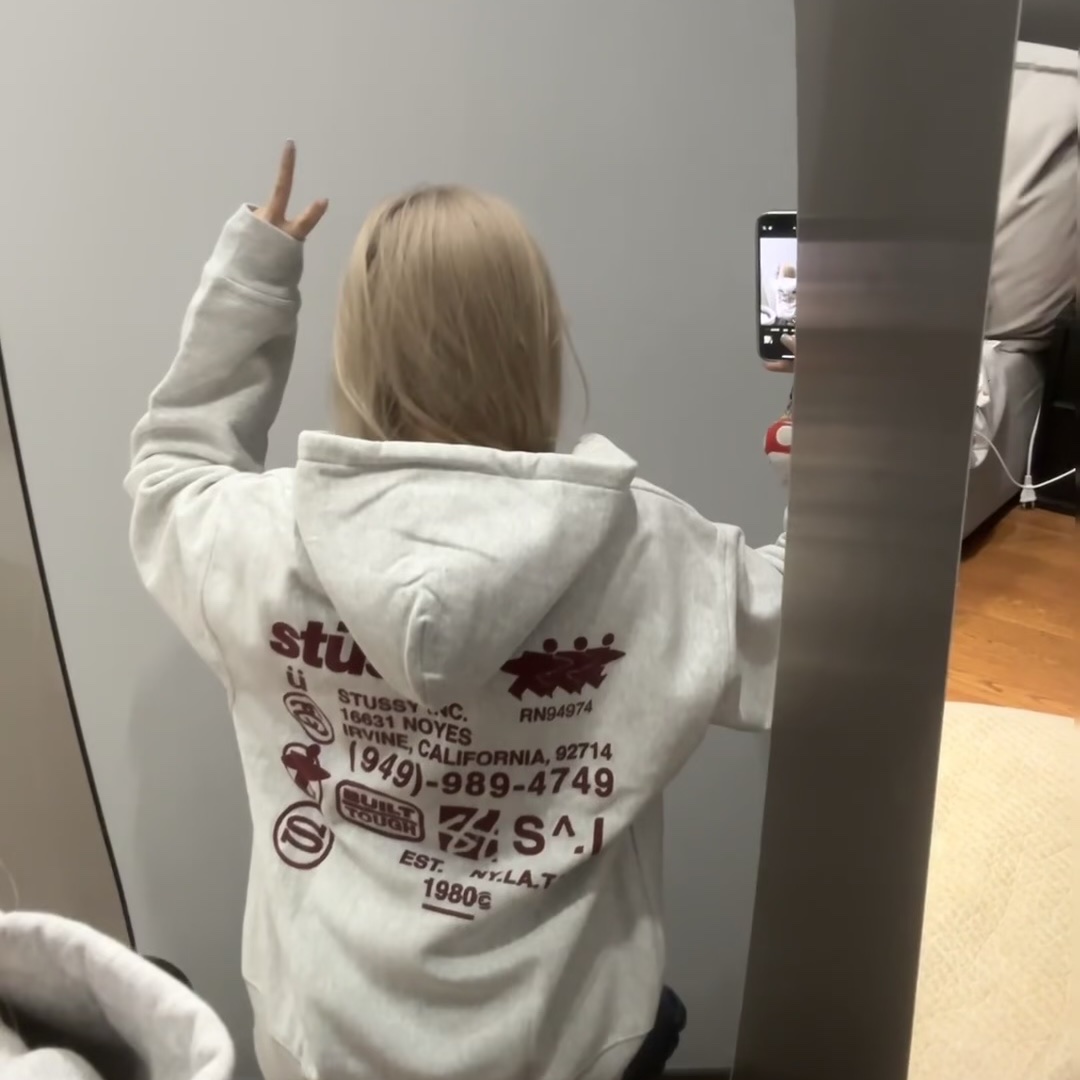 Stussy DNA Zip Hoodie Ash Heather 착용 스타일