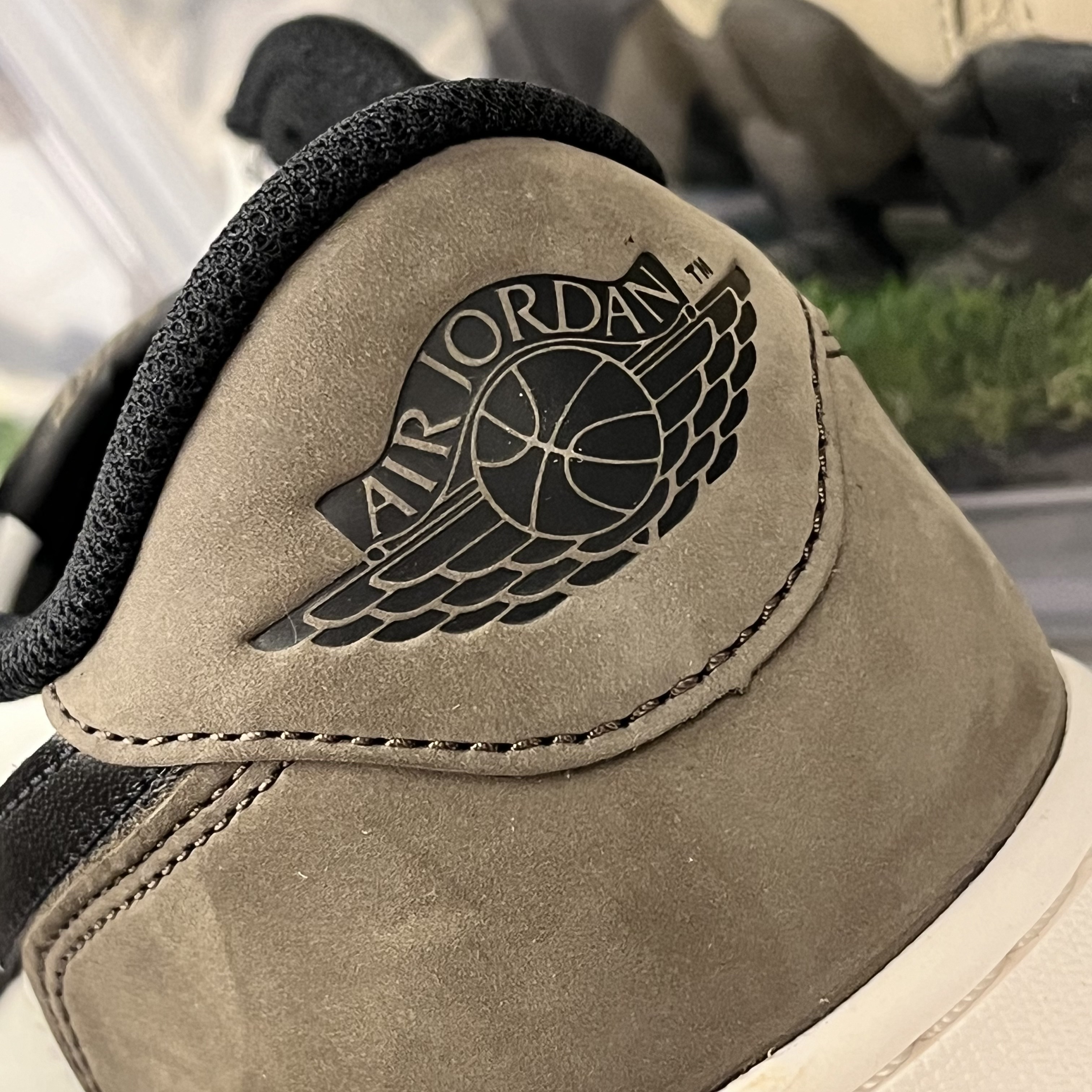 Jordan 1 Retro Low OG Mocha 착용 스타일 - 2