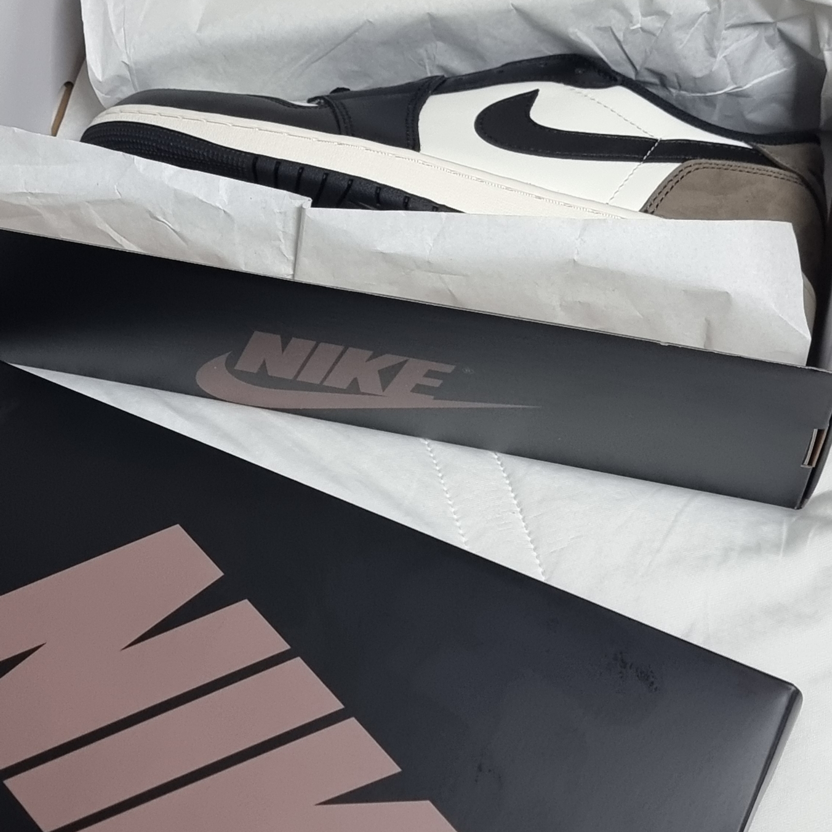 Jordan 1 Retro Low OG Mocha 착용 스타일 - 2