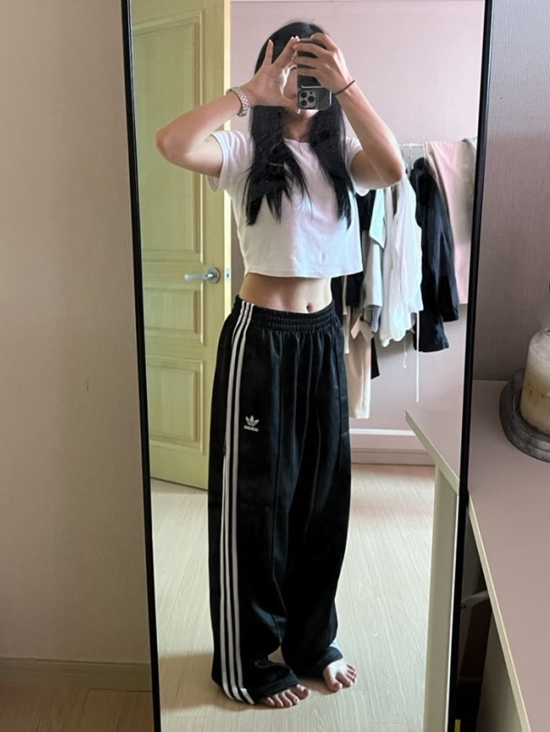 Adidas Adicolor Baggy Fit Firebird Track Pants Black - KR Sizing 착용 스타일 - 1