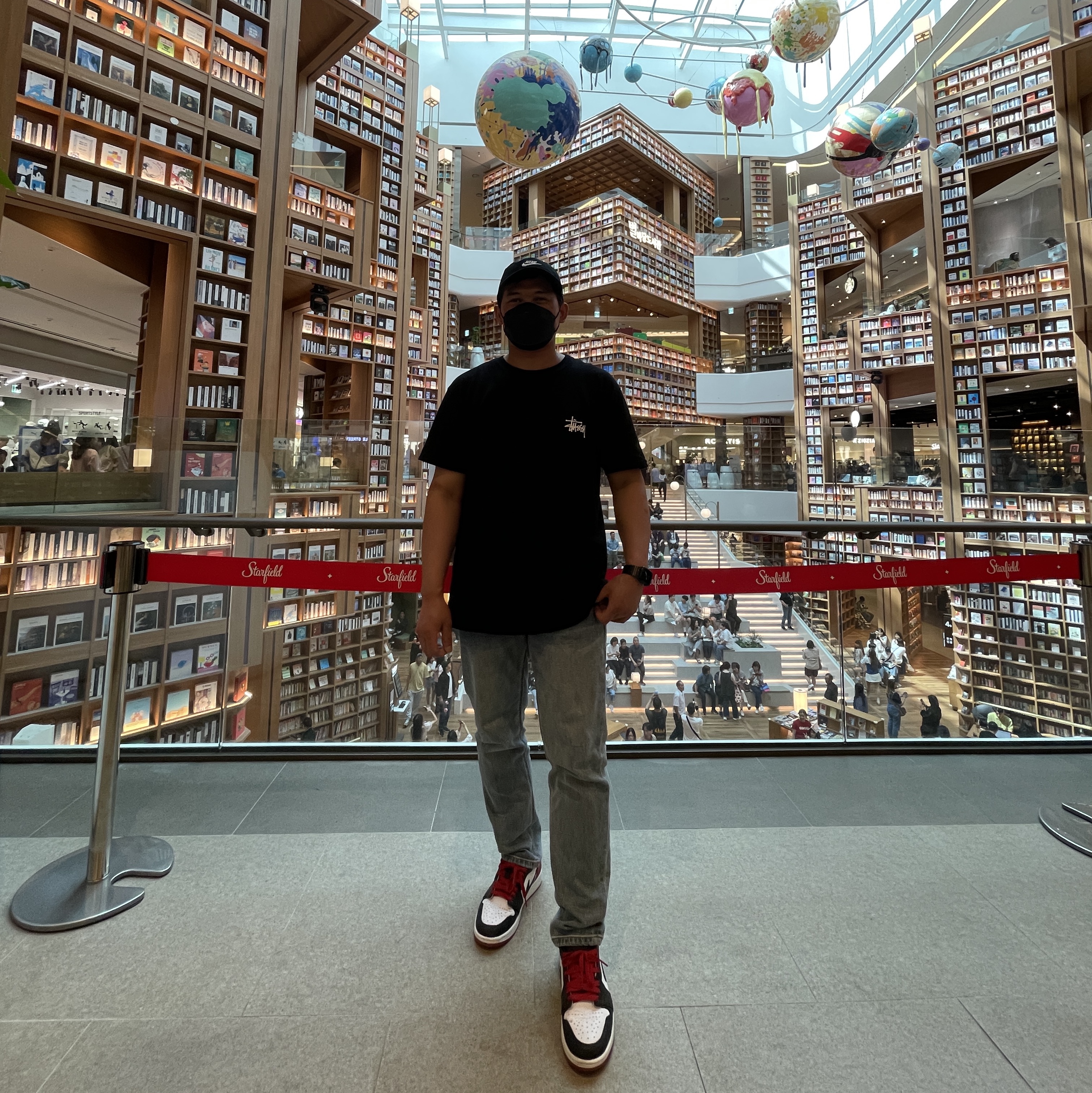 Jordan 1 Retro Low OG Black Toe, Stussy Basic Stussy T-Shirt Black 2024, 2025 착용 스타일