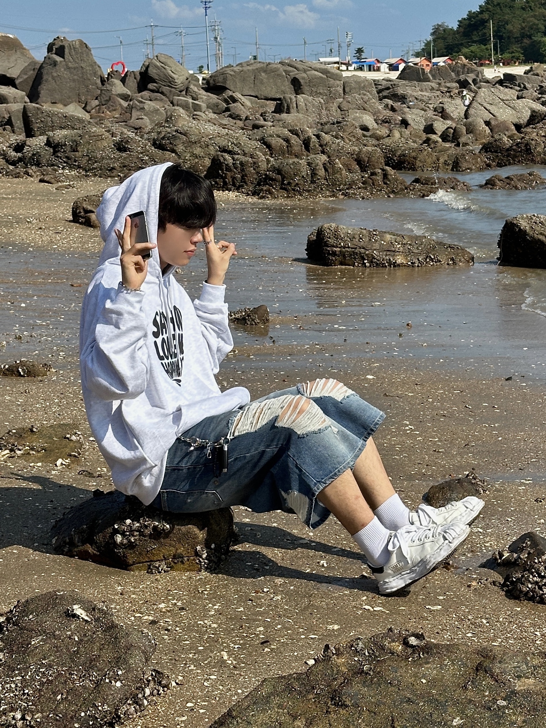 Maison Mihara Yasuhiro Blakey OG Sole Leather Low-top Sneakers White 착용 스타일 - 5