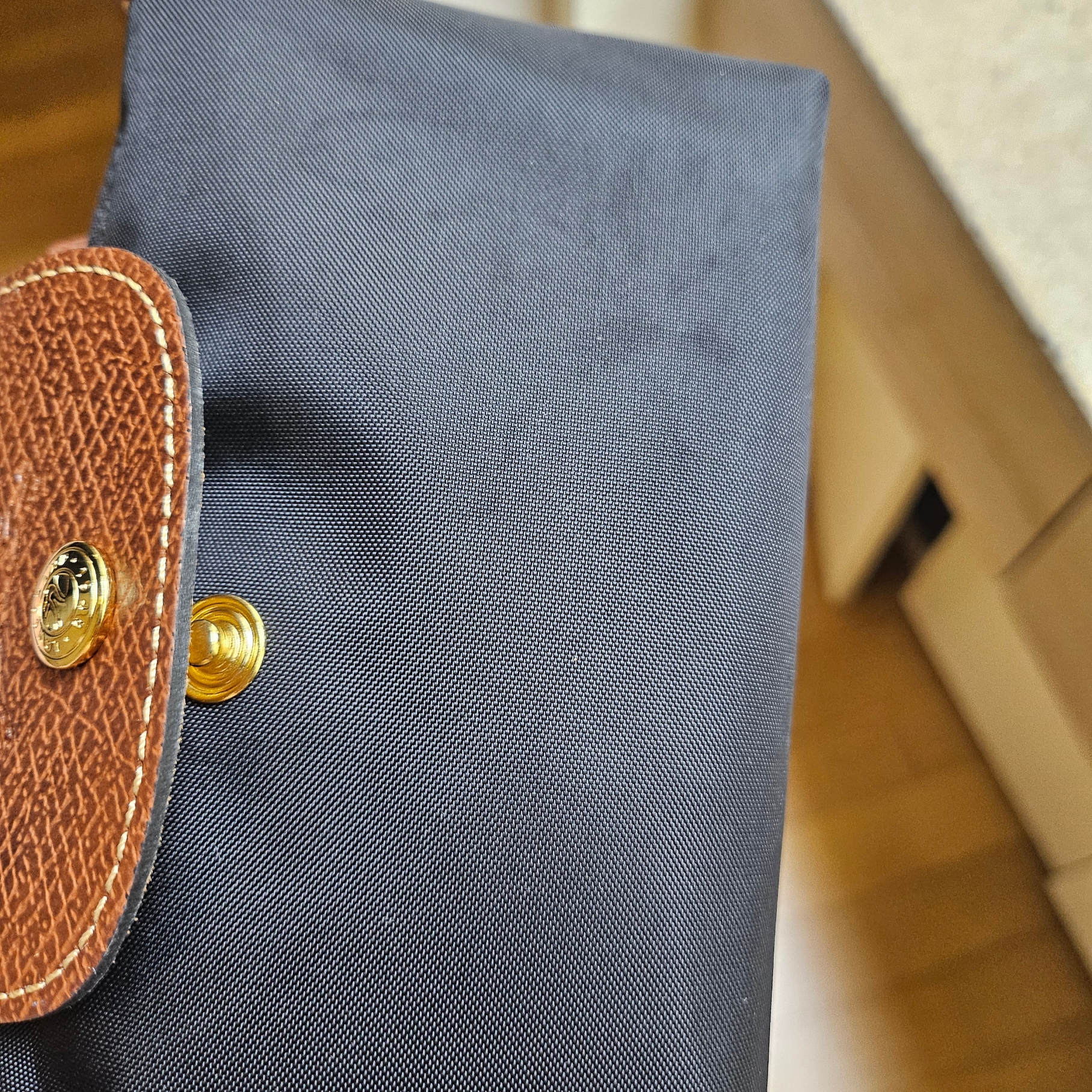 Longchamp Le Pliage Original Handle Pouch Black 착용 스타일 - 2