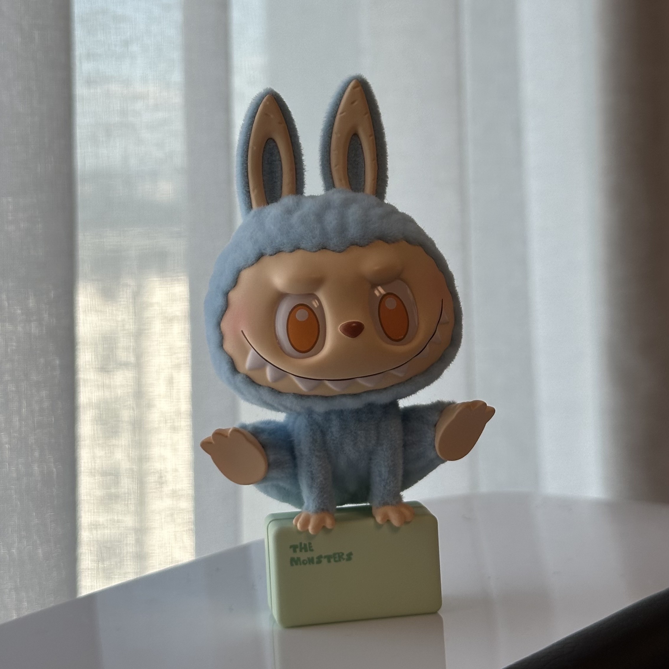 Pop Mart Labubu Lazy Yoga Series Sealed Case (10 Blind Boxes) 착용 스타일 - 3
