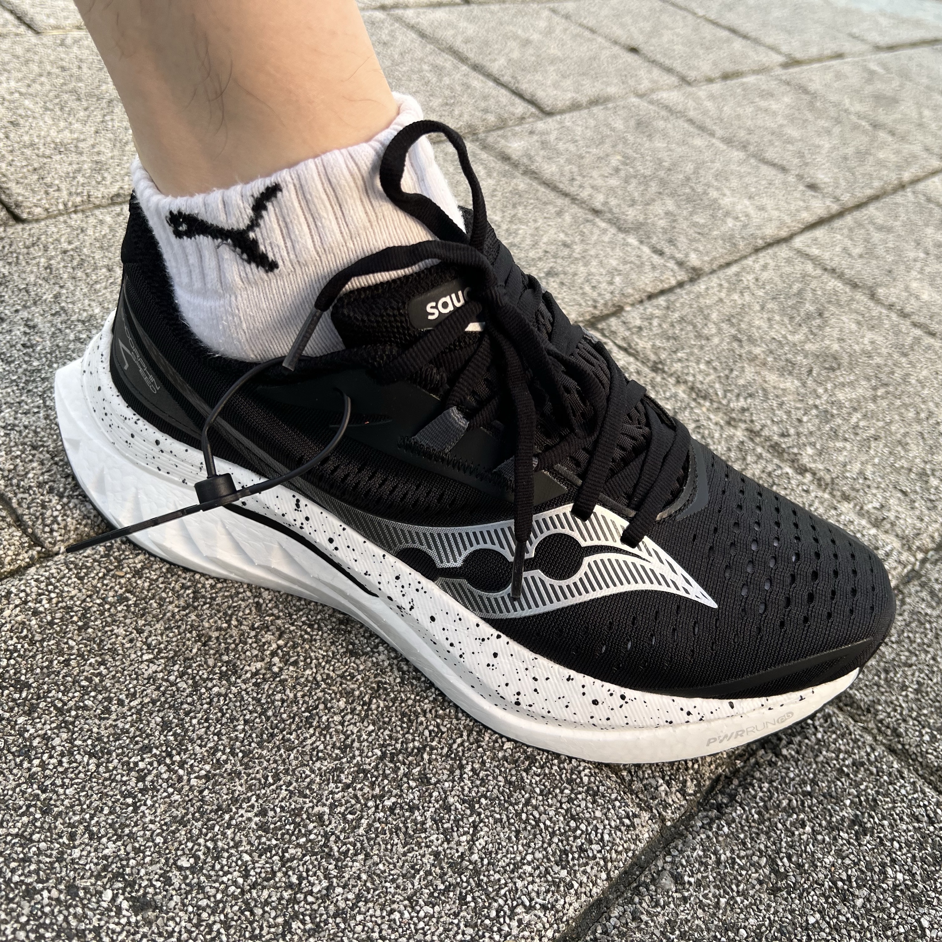 Saucony Endorphin Speed 4 Black 착용 스타일