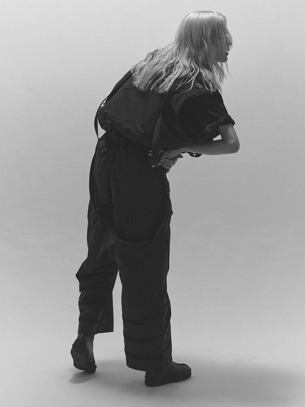 D-VEC x Primaloft Windstopper By Gore-Tex Labs 3L Vest Black - 24FW 착용 스타일 - 2