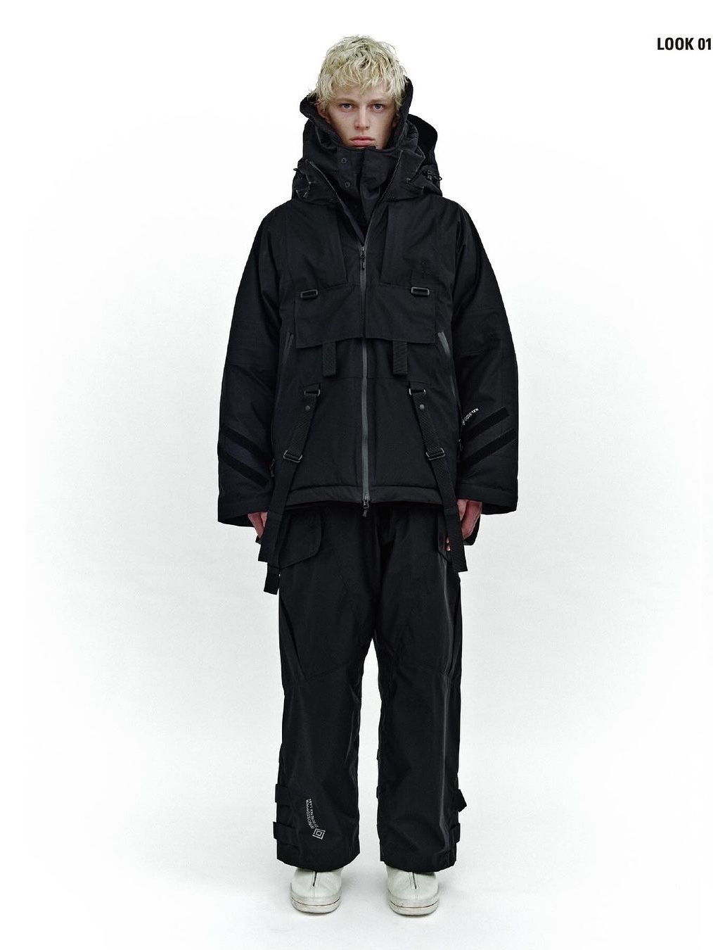 D-VEC x Primaloft Gore-Tex Product 40DY/CK 3L Jacket Black - 24FW, D-VEC Windstopper By Gore-Tex Labs 3L Pants Black - 24FW 착용 스타일 - 2