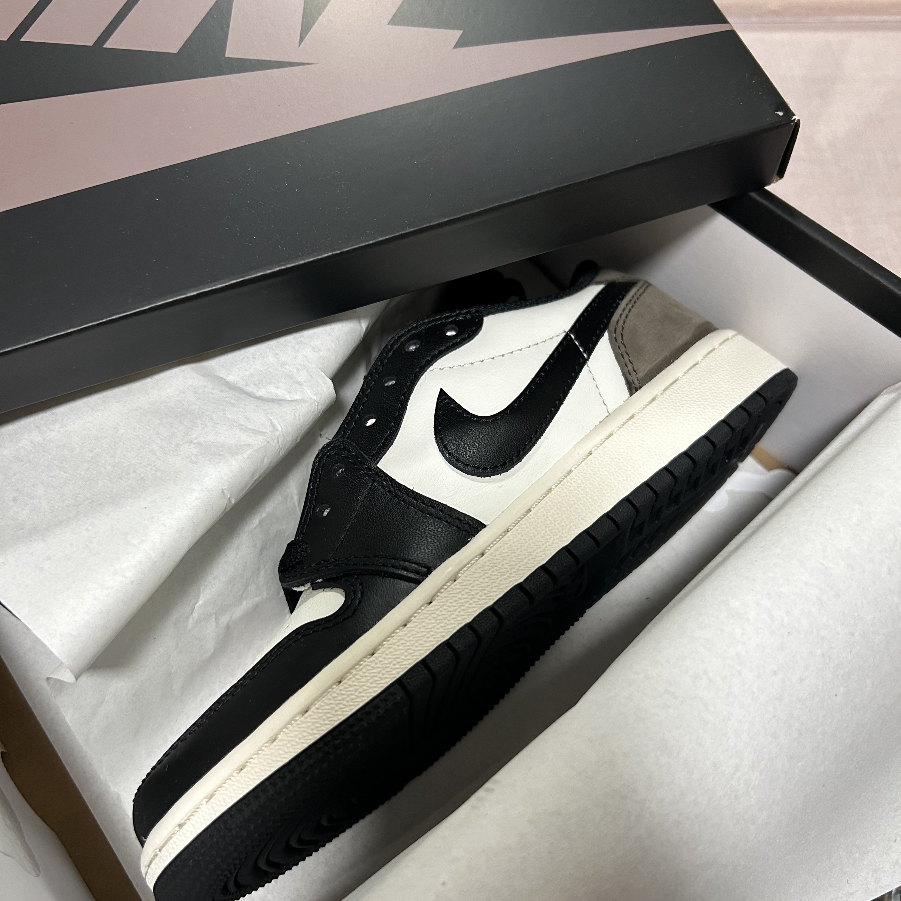 (GS) Jordan 1 Retro Low OG Mocha 착용 스타일