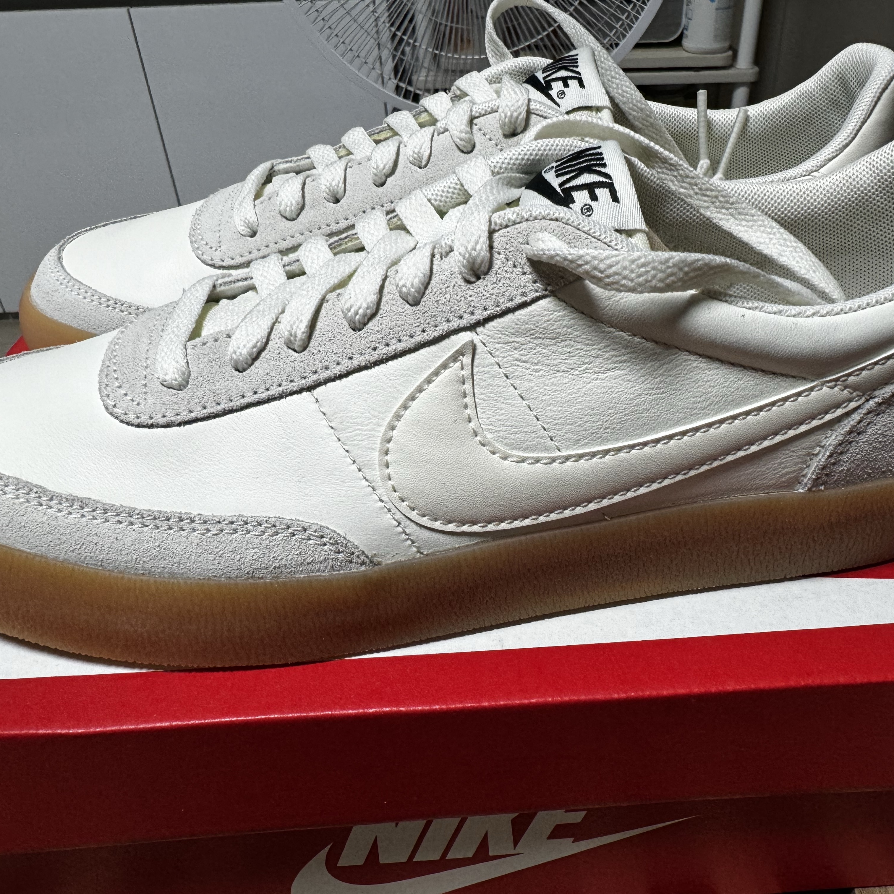 Nike Killshot 2 Leather Sail Gum 착용 스타일 - 1