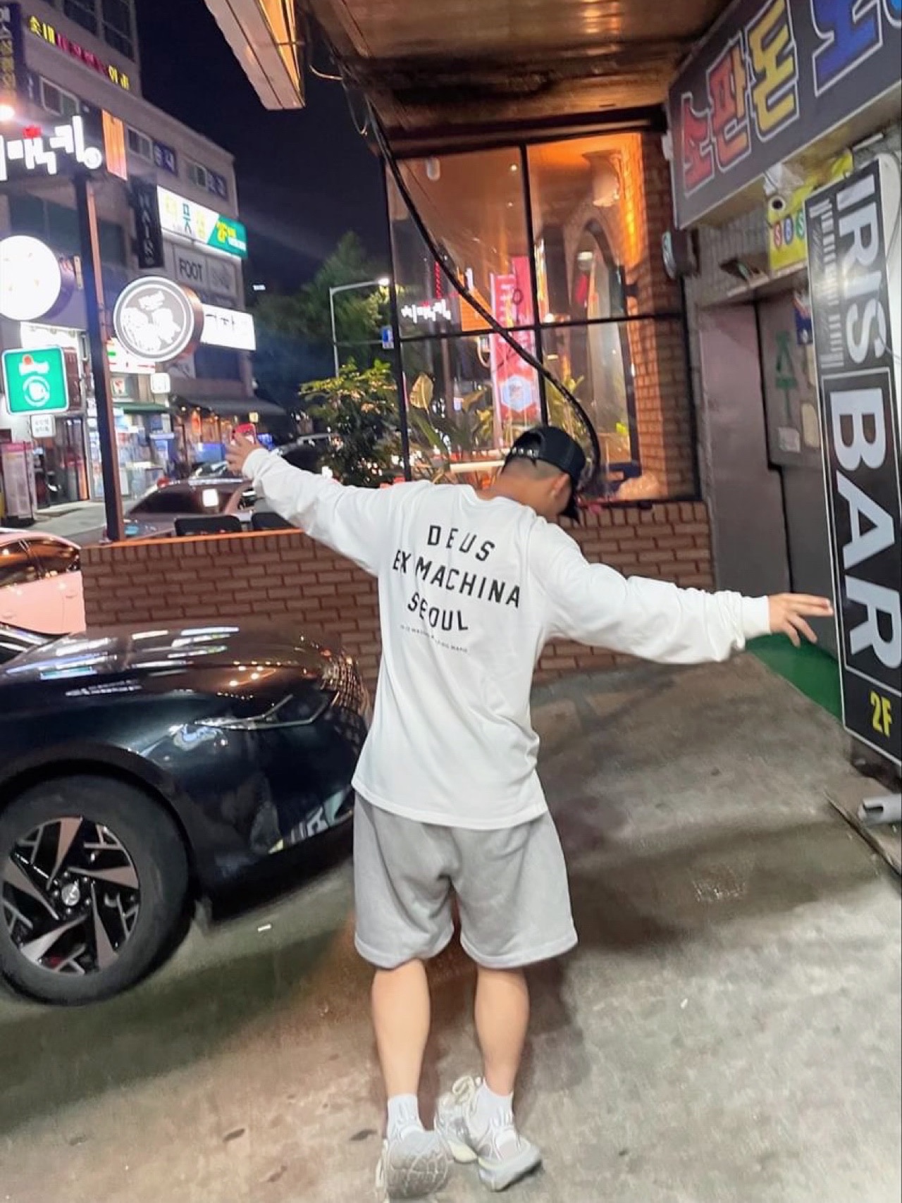 Deus Ex Machina Seoul College Long Sleeve T-Shirt White, Thug Club TC Rise Cap White 착용 스타일 - 2