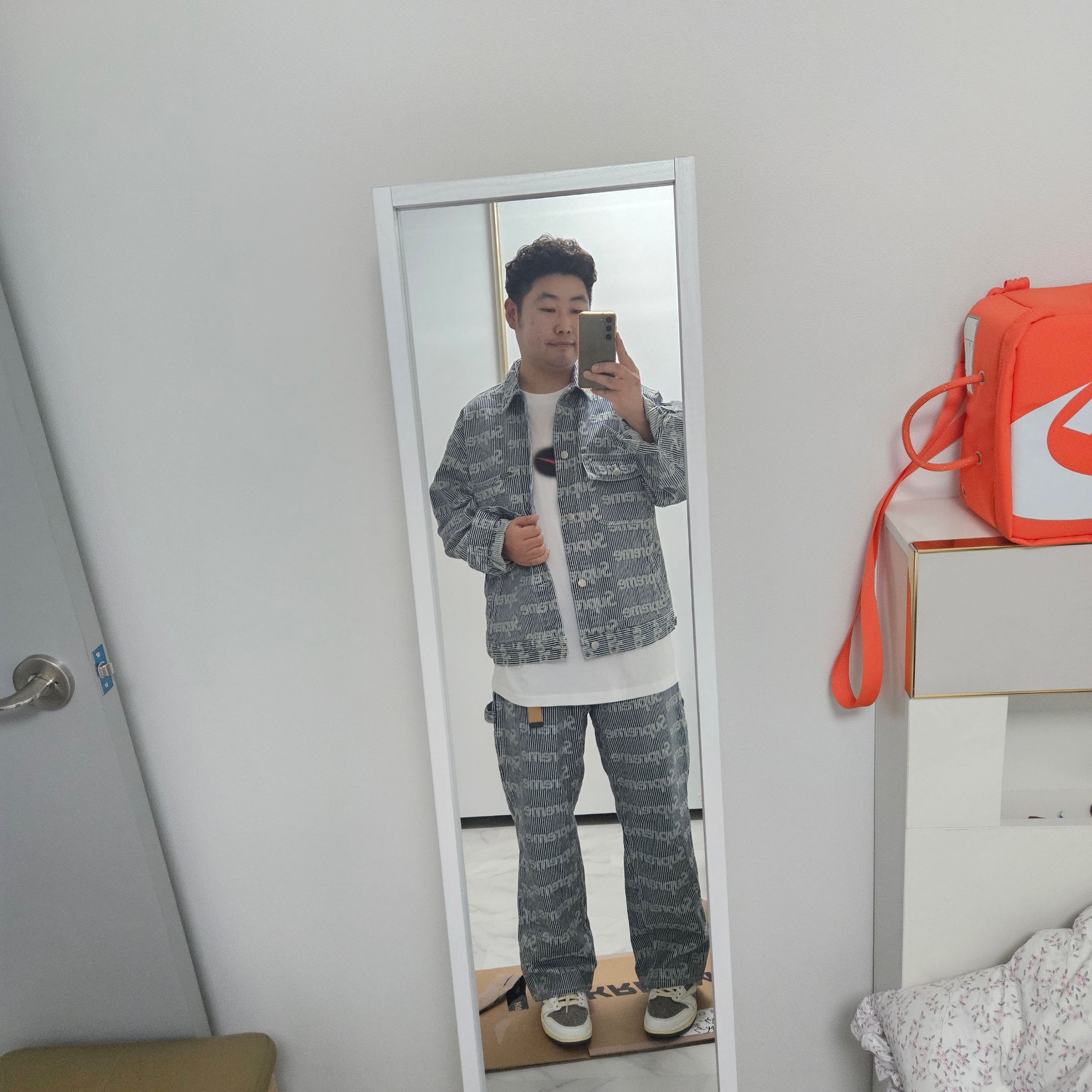 Supreme Denim Chore Trucker Jacket Stripe - 24SS, Supreme Denim Painter Pants Stripe - 24SS 착용 스타일