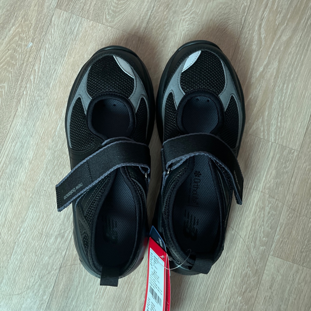 (W) New Balance Breeze SD2202 Black 착용 스타일