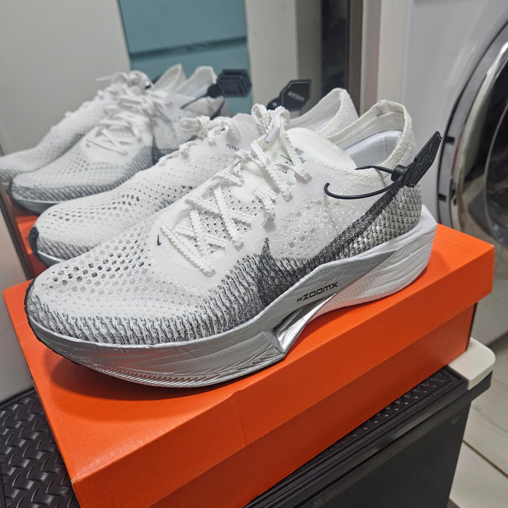 Nike ZoomX Vaporfly Next% 3 White Grey 착용 스타일