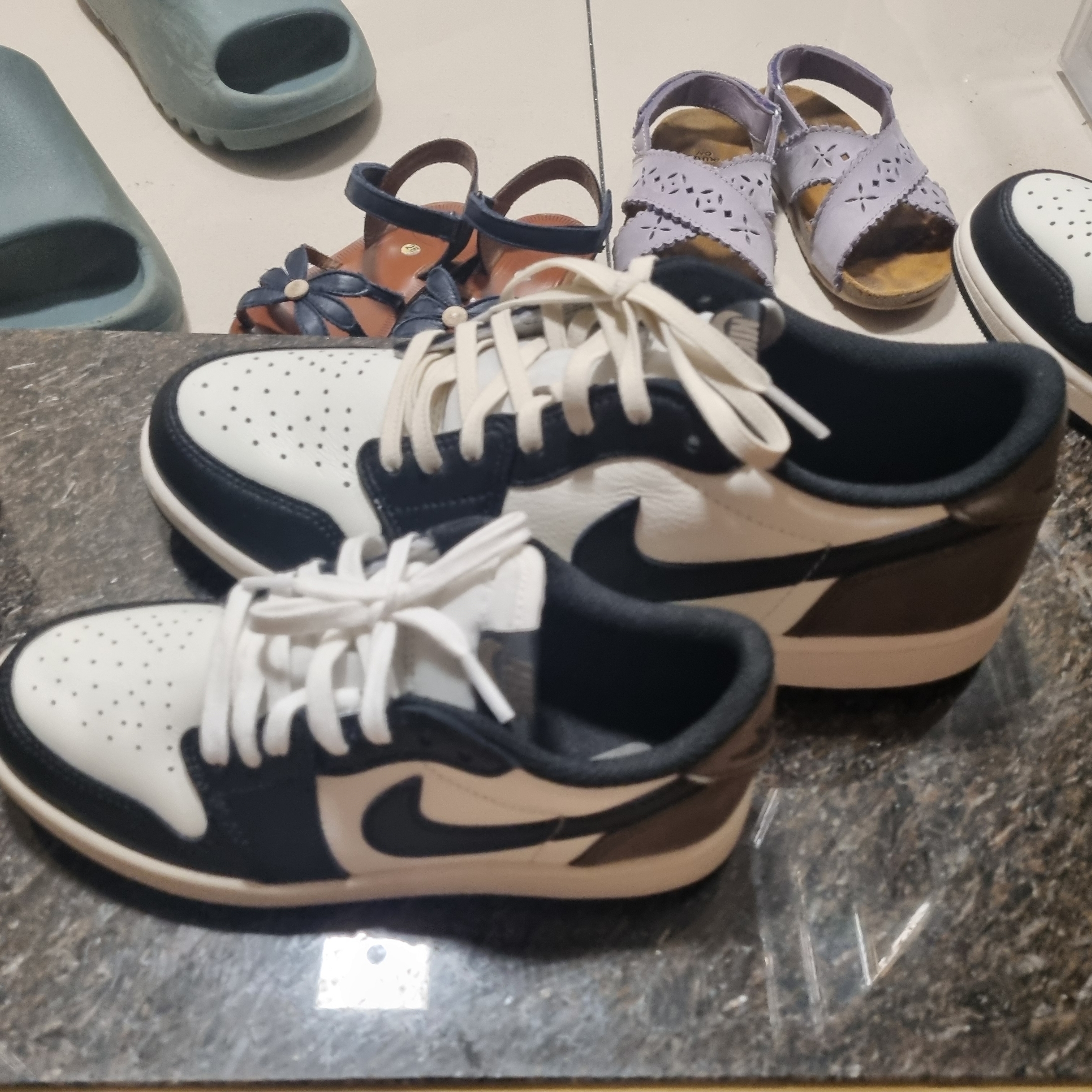 Jordan 1 Retro Low OG Mocha, (PS) Jordan 1 Retro Low OG Mocha 착용 스타일 - 1