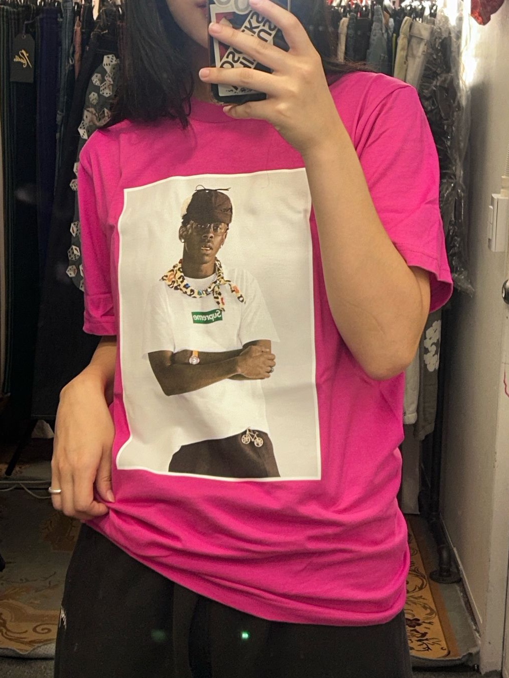 Supreme Tyler The Creator T-Shirt Magenta - 24FW, Supreme Tyler The Creator T-Shirt Black - 24FW 착용 스타일 - 2
