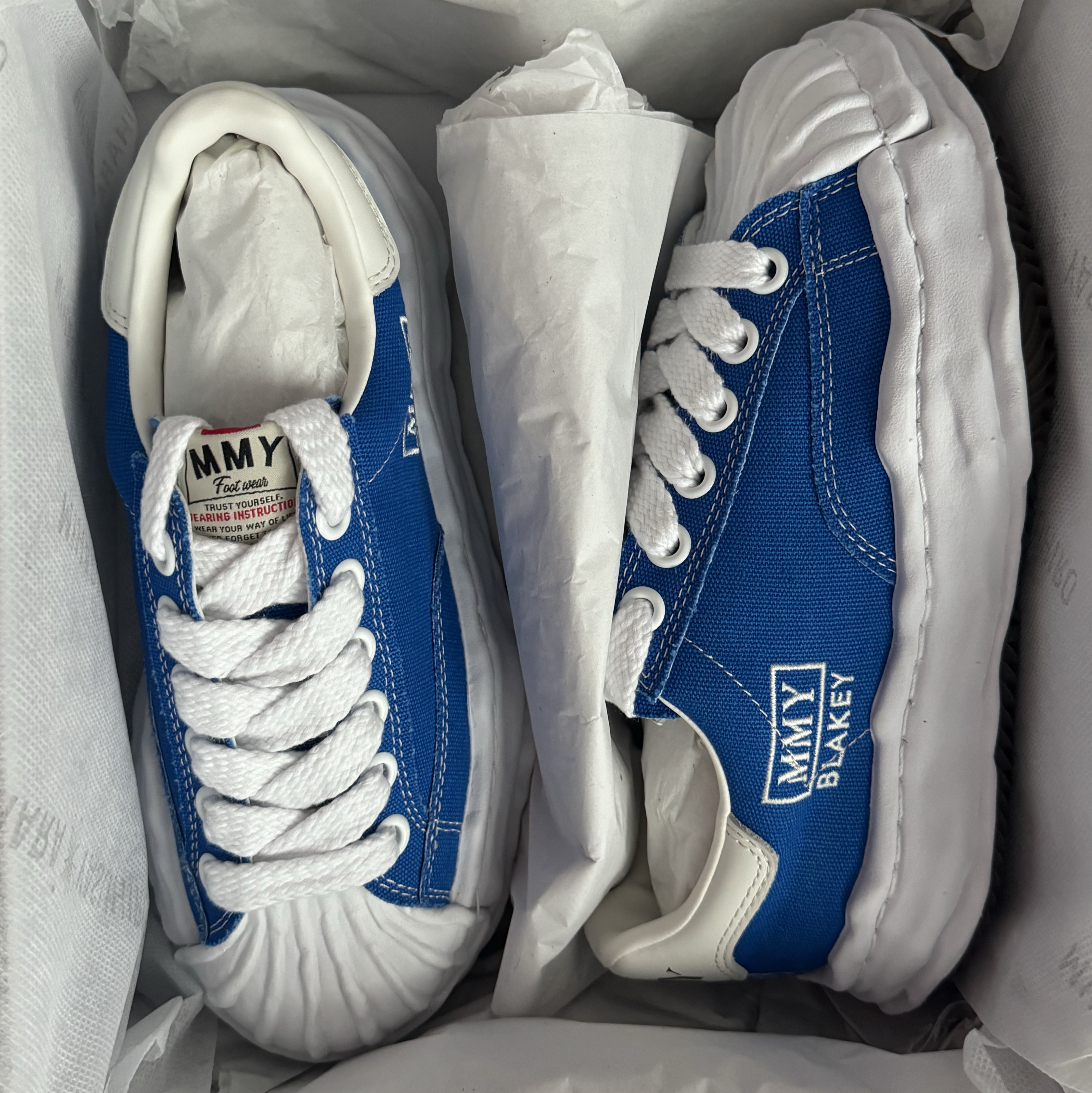 Maison Mihara Yasuhiro Blakey OG Sole Canvas Low-top Sneakers CL Blue 착용 스타일