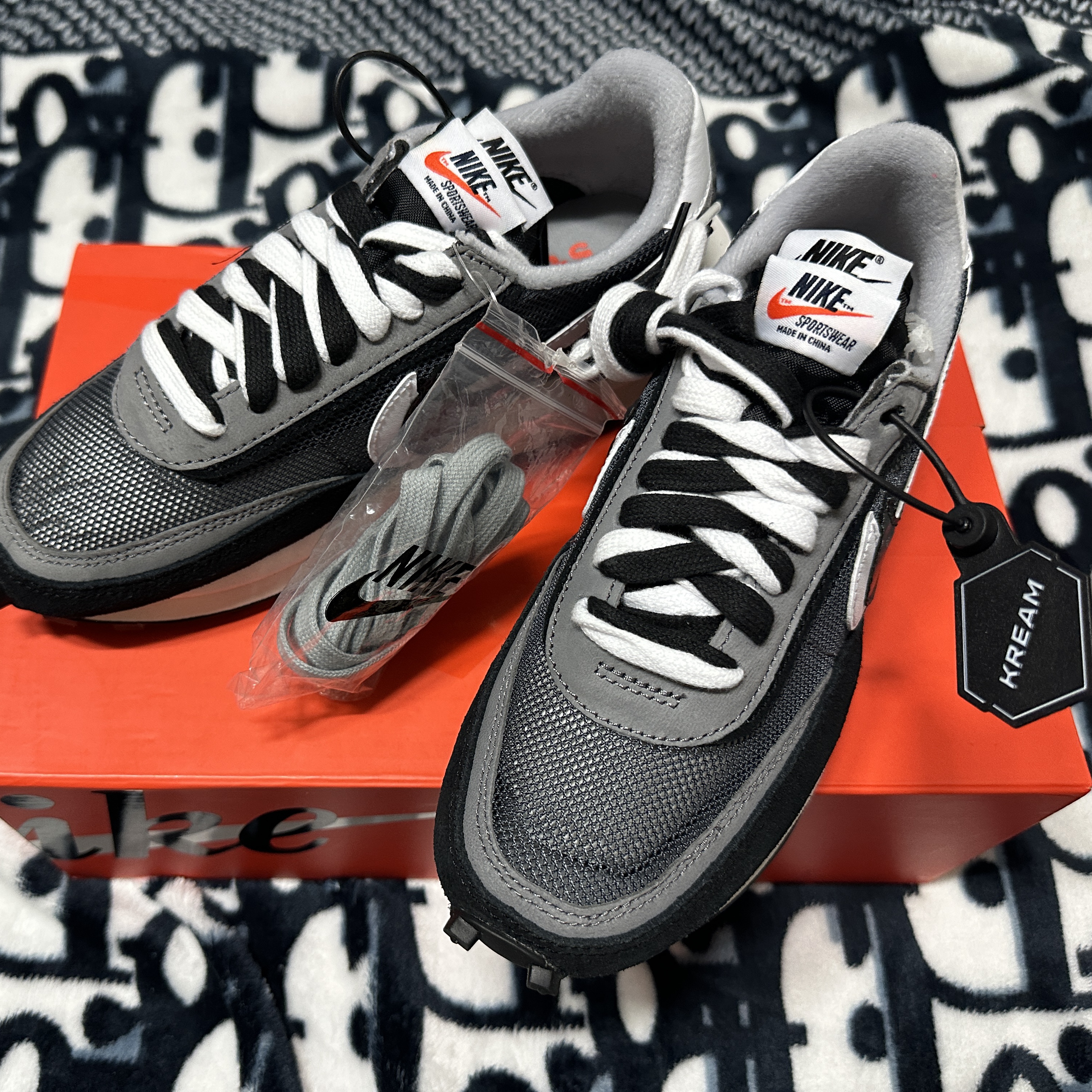 Nike x Sacai LDWaffle Black 착용 스타일