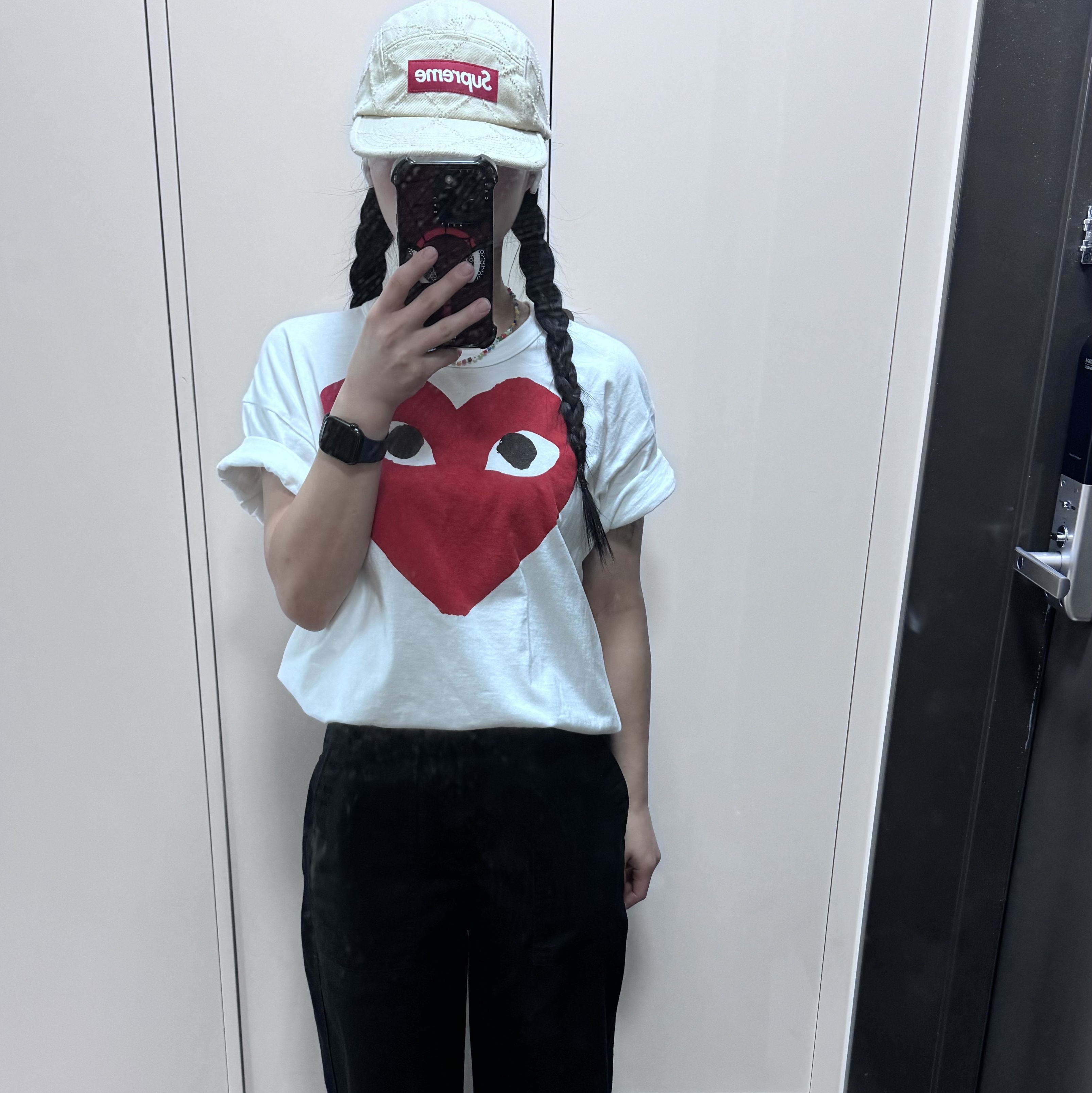 Supreme Punched Denim Camp Cap Dyed Beige - 23FW, Play Comme des Garcons Red Double Heart T-Shirt White 착용 스타일 - 1