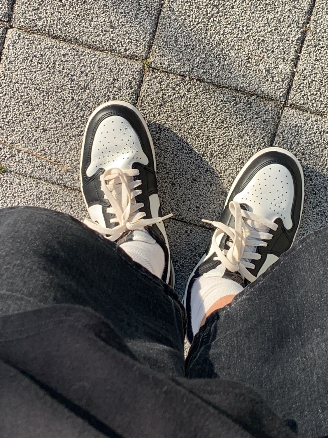 Jordan 1 Retro Low OG Mocha 착용 스타일