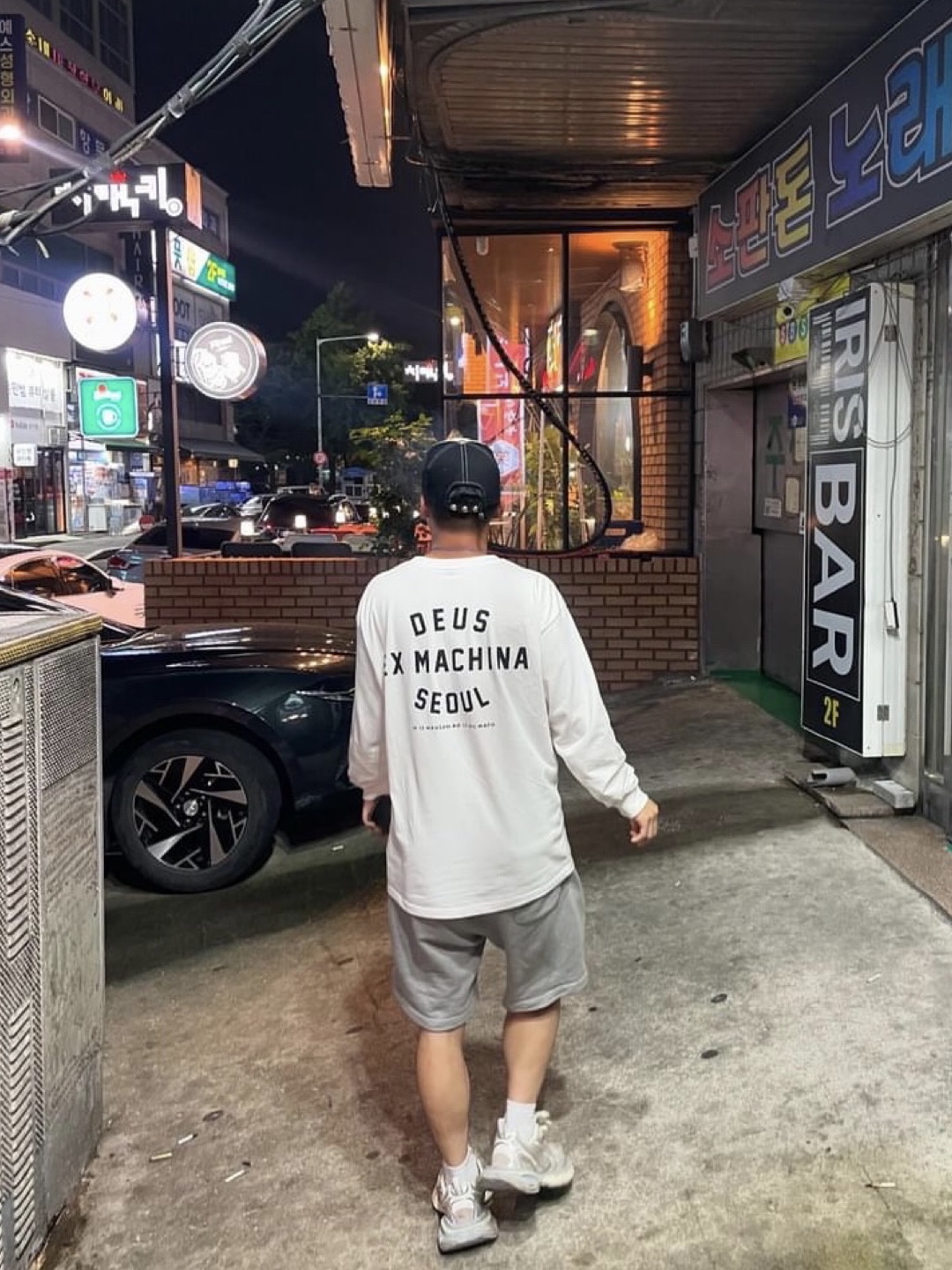 Deus Ex Machina Seoul College Long Sleeve T-Shirt White, Thug Club TC Rise Cap White 착용 스타일 - 1