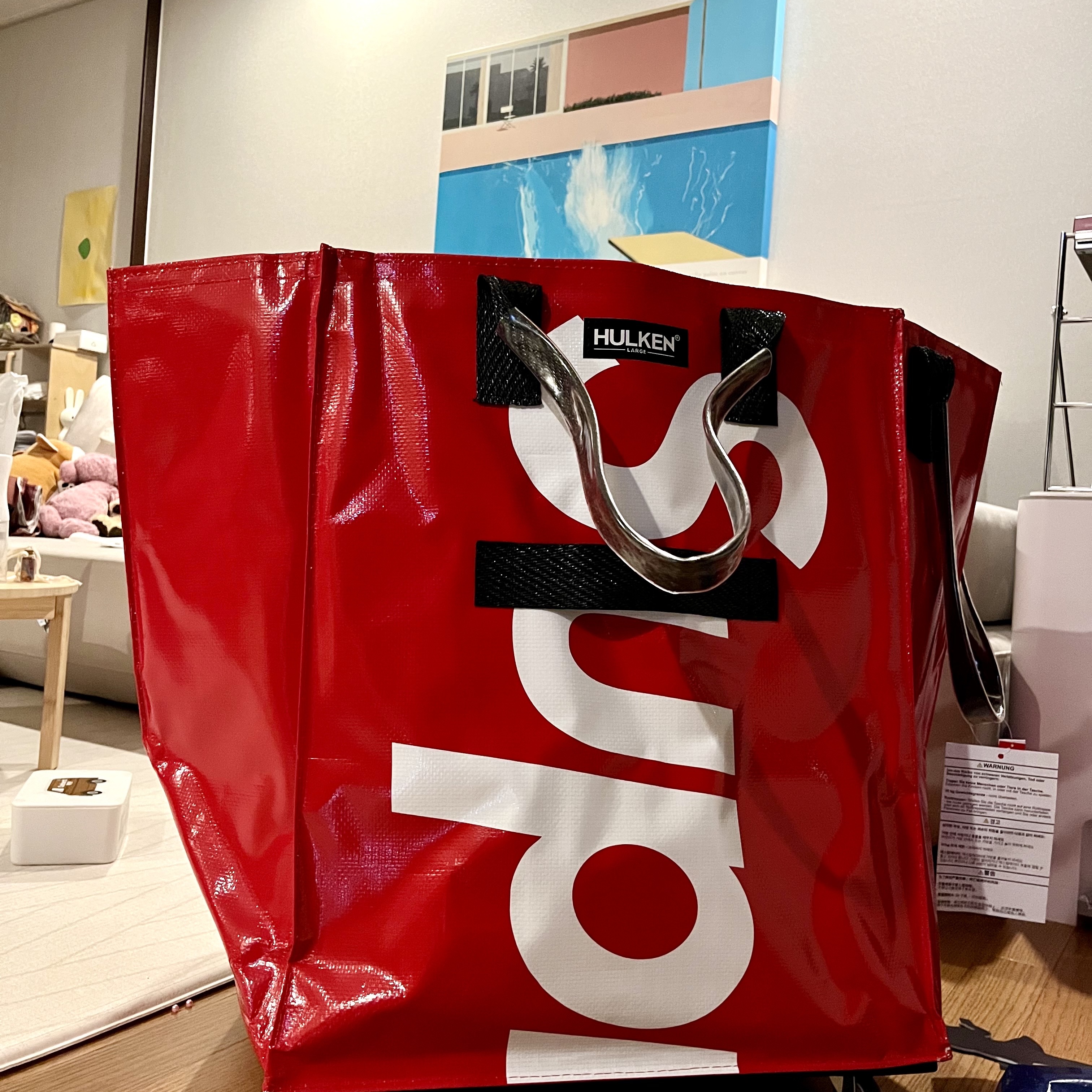 Supreme x Hulken Rolling Tote Bag Red - 24FW 착용 스타일 - 2
