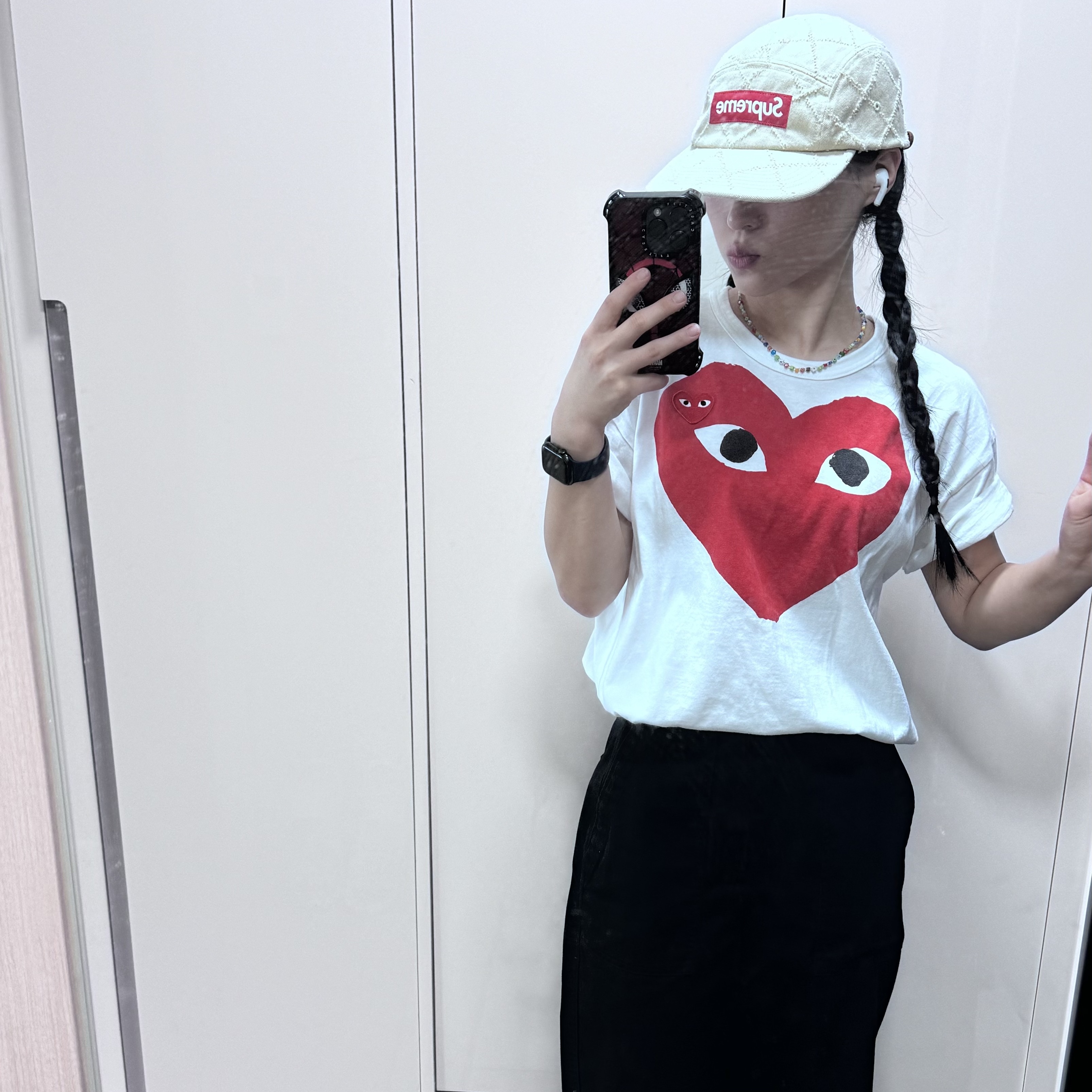Supreme Punched Denim Camp Cap Dyed Beige - 23FW, Play Comme des Garcons Red Double Heart T-Shirt White 착용 스타일 - 3