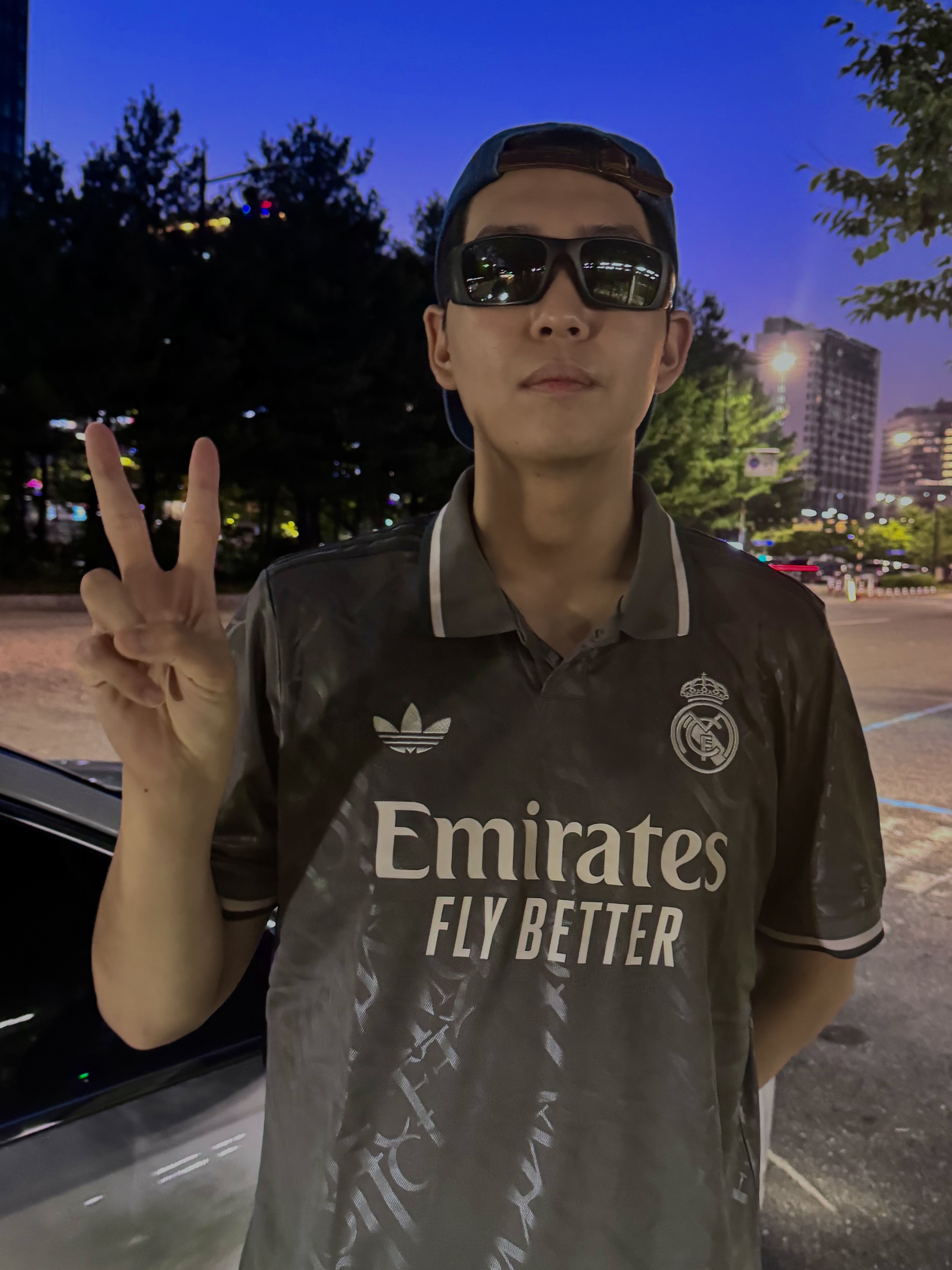 Adidas Real Madrid 2024/25 3rd Jersey Charcoal - KR Sizing (Non Marking Ver.), Supreme Washed Chino Twill Camp Cap Denim - 22FW 착용 스타일 - 1