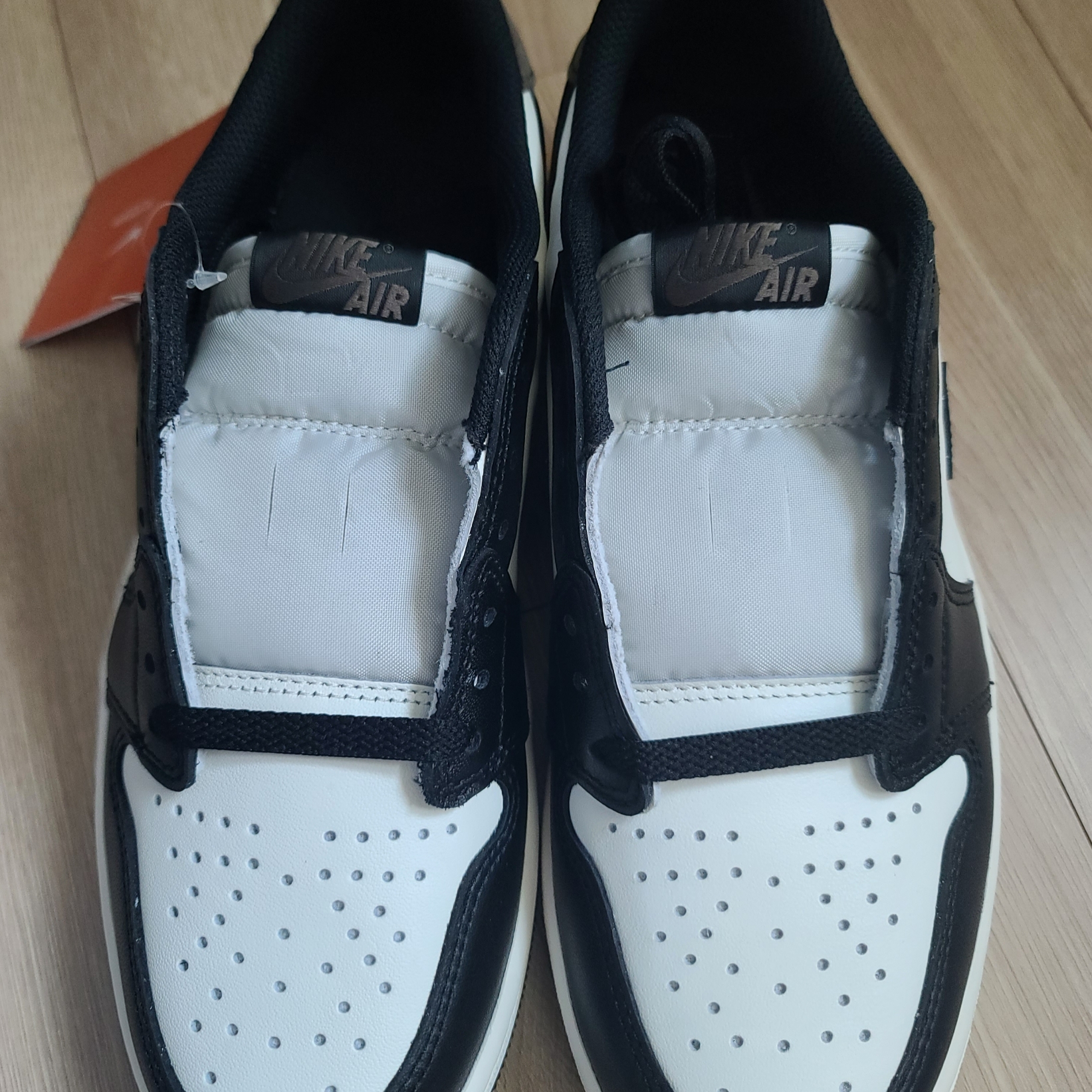 Jordan 1 Retro Low OG Mocha 착용 스타일 - 2