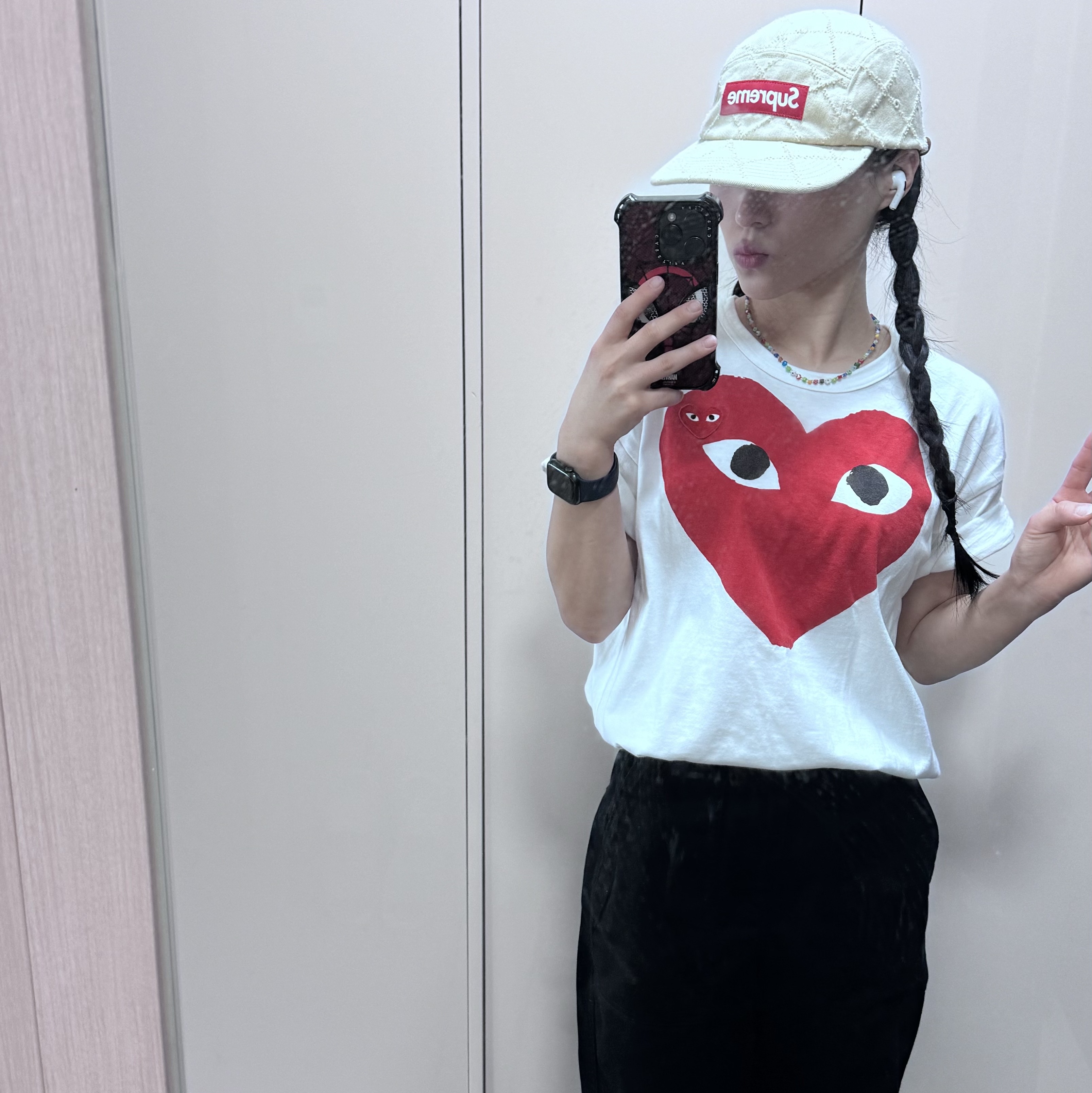 Supreme Punched Denim Camp Cap Dyed Beige - 23FW, Play Comme des Garcons Red Double Heart T-Shirt White 착용 스타일 - 2