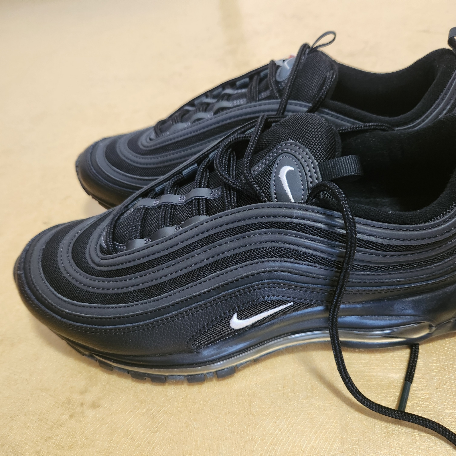 Nike Air Max 97 Black White Anthracite 착용 스타일