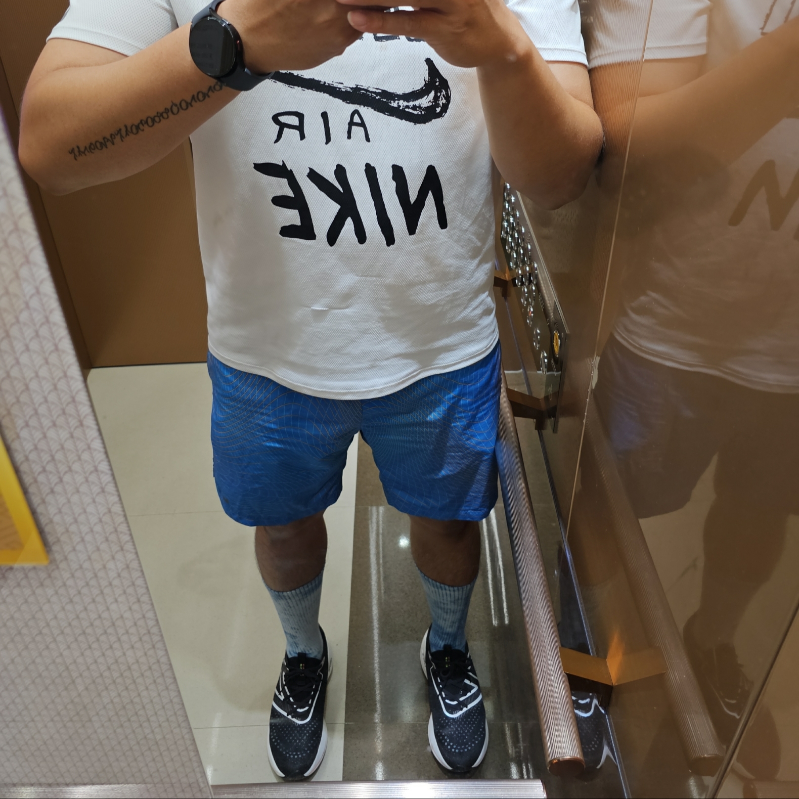 New Balance FuelCell Supercomp Trainer v2 White - 2E Wide, Nike Everyday Plus Cushioned Tie-Dye Crew Socks Multi Color (2 Pack/Korean Ver.) 착용 스타일