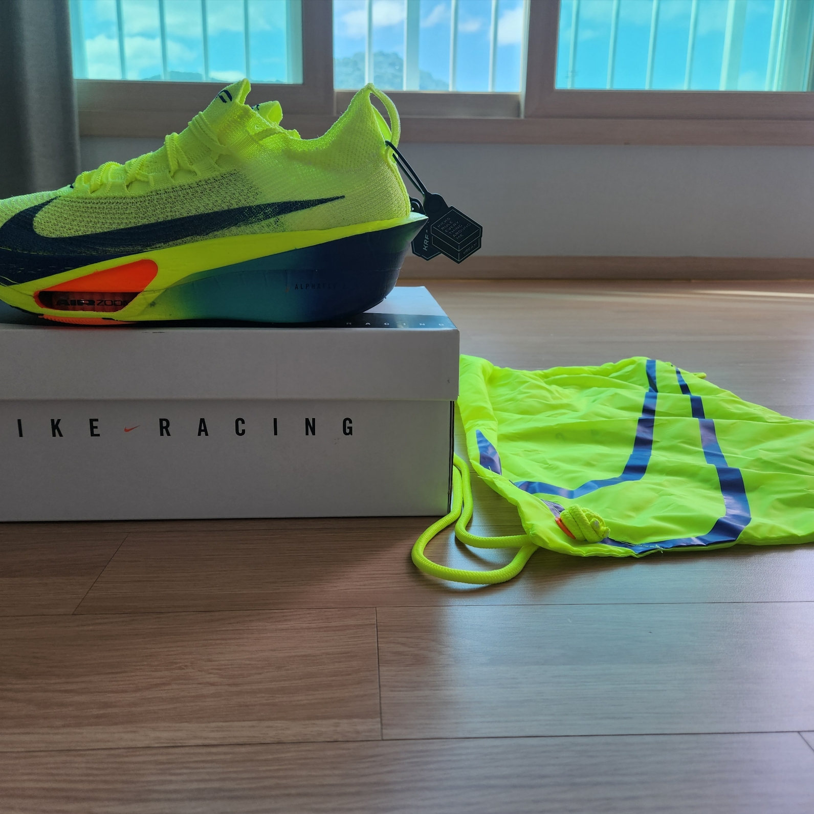 Nike Air Zoom Alphafly Next% 3 Volt 착용 스타일 - 1