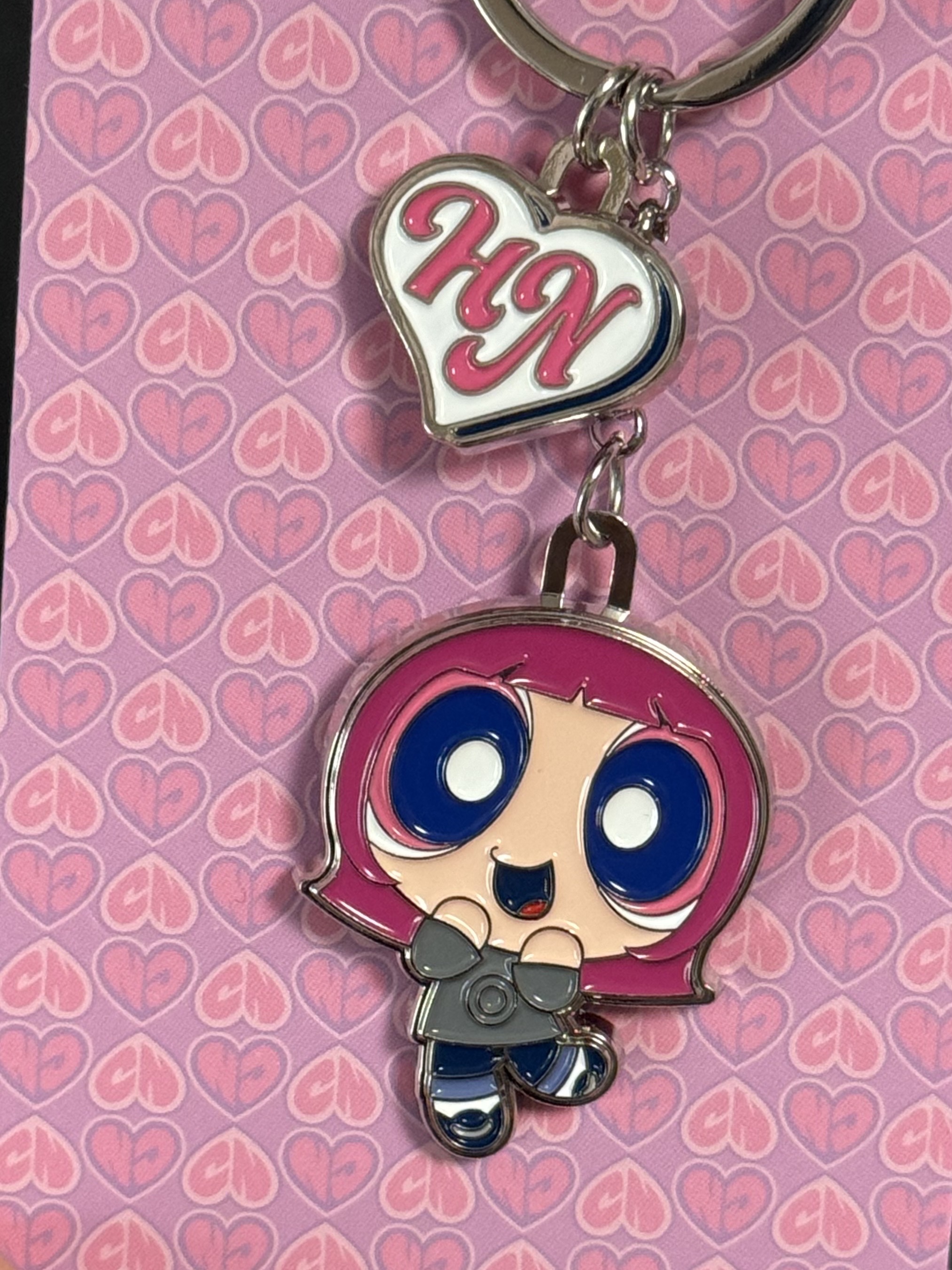 NewJeans x The Power Puff Girls Metal Keyring Hanni, NewJeans How Sweet Standard (Hanni Ver.) 착용 스타일 - 1