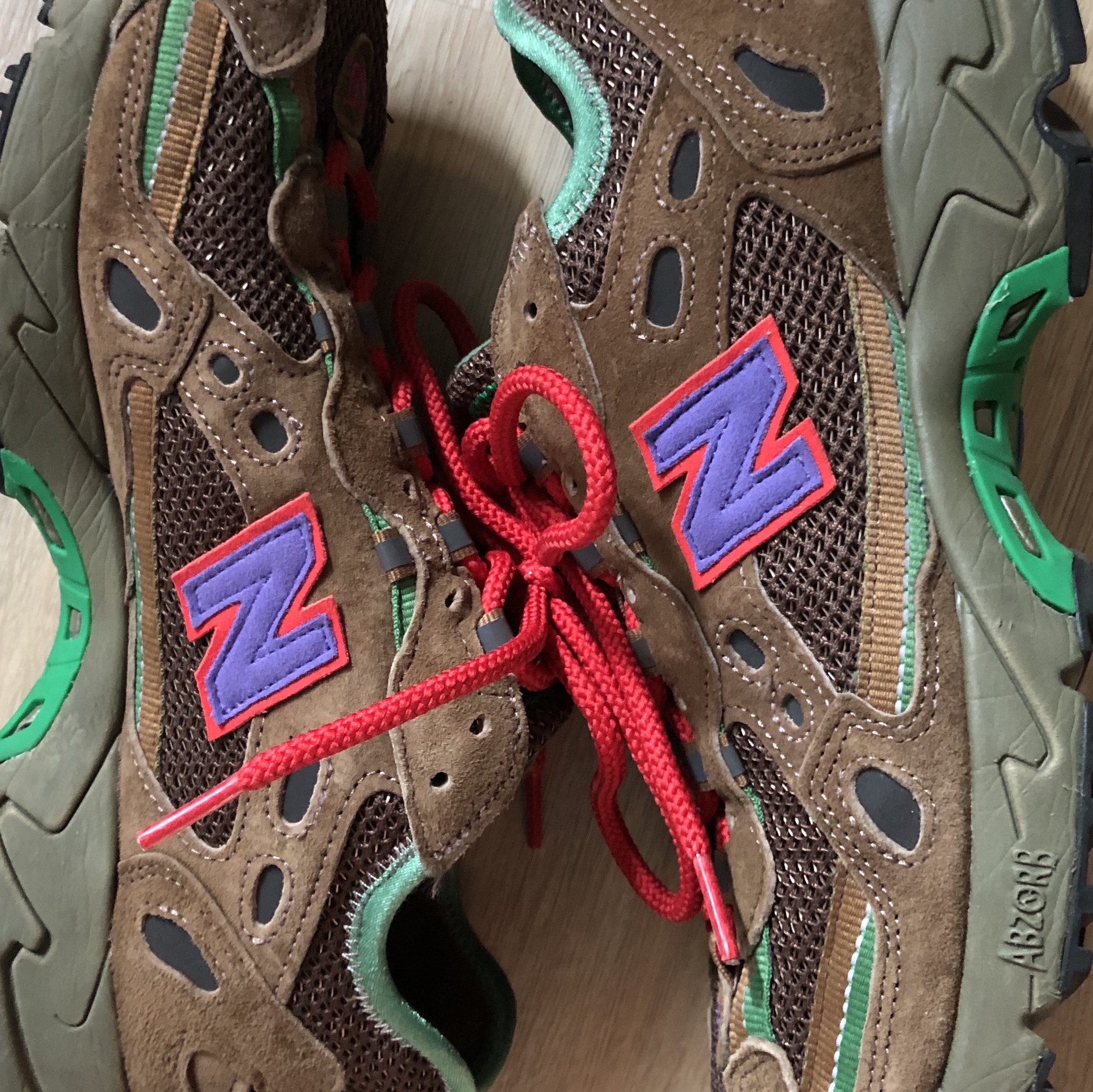 New Balance x Stray Rats 827 Sewer Stompers 착용 스타일