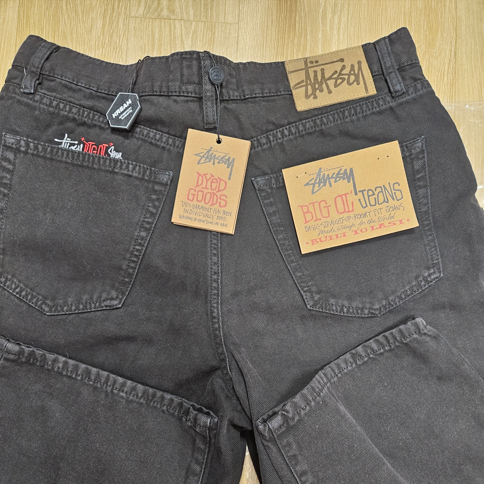 Stussy Washed Canvas Big OL' Jean Black 착용 스타일