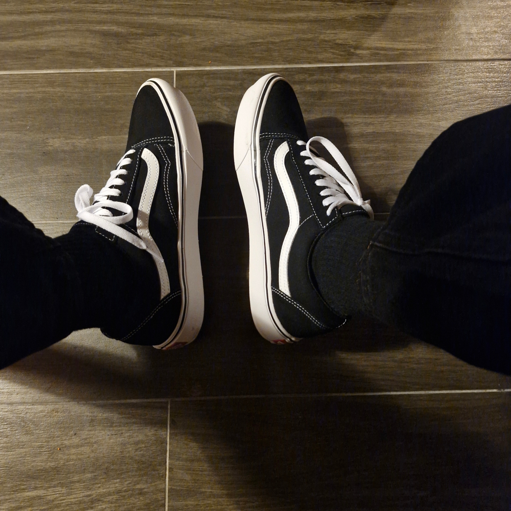Vans ComfyCush Old Skool Black True white 착용 스타일