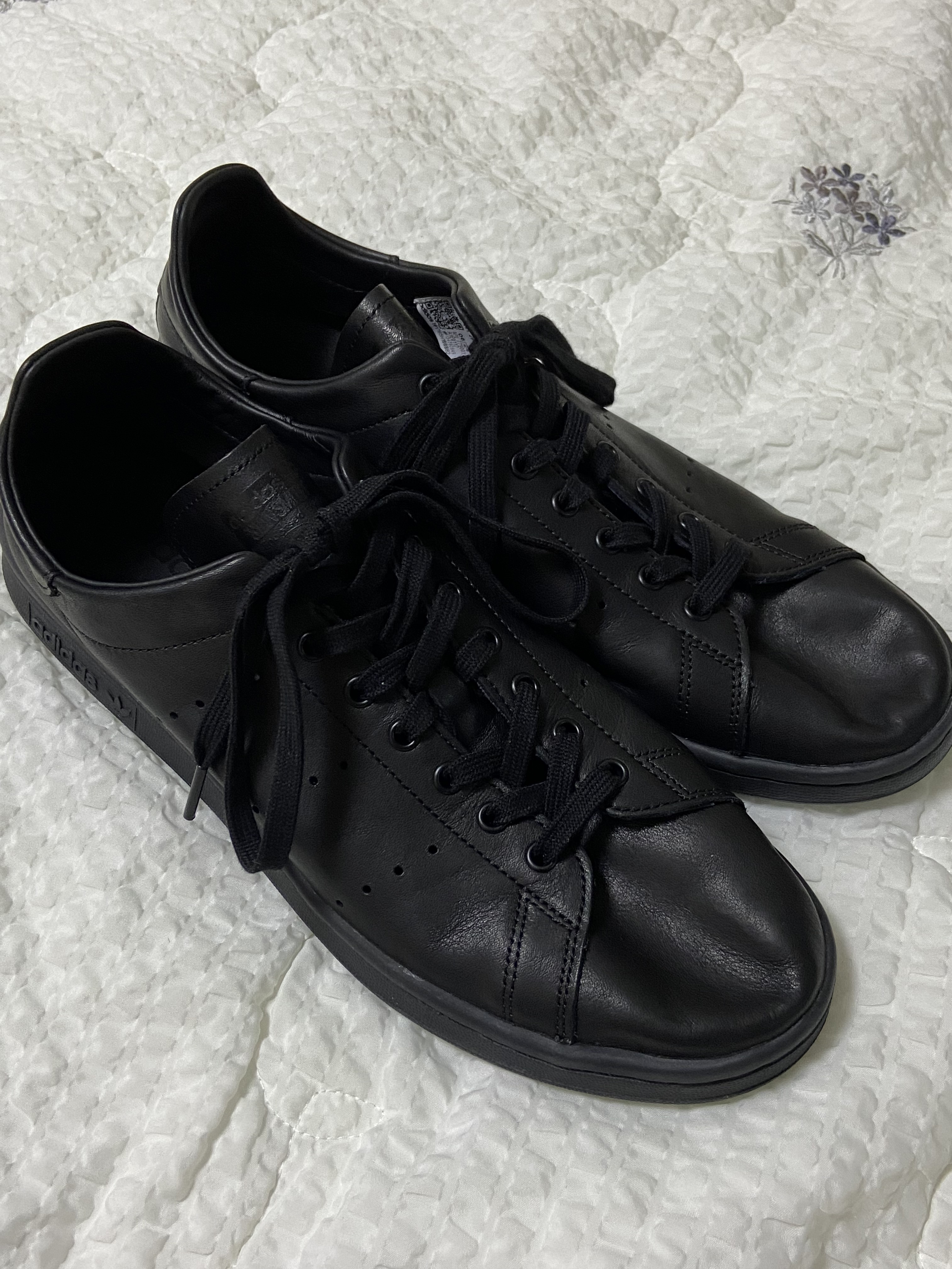Adidas Stan Smith Decon Core Black, Adidas Stan Smith 80s Cloud White Green 착용 스타일 - 1