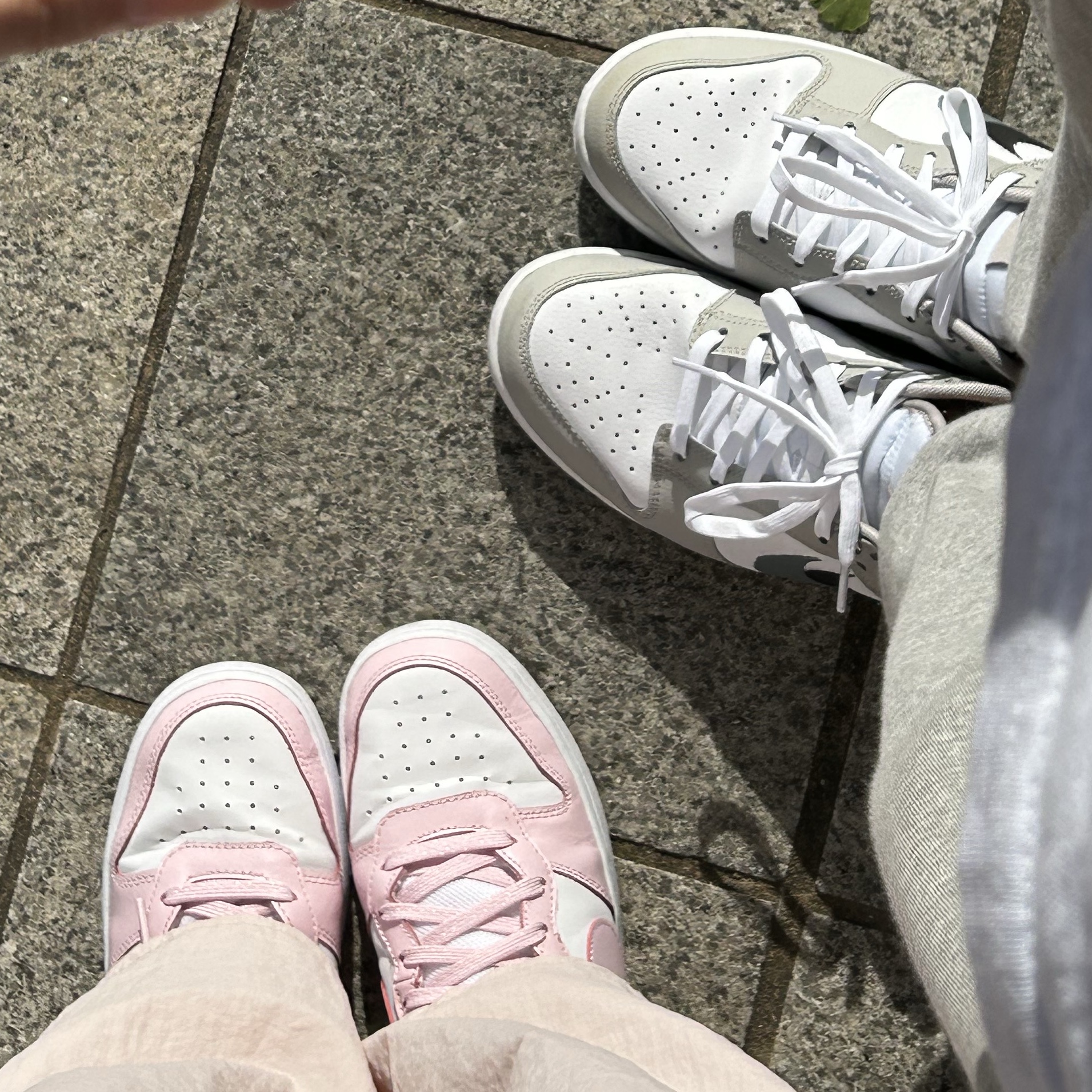 Nike Dunk Low Cool Grey White, (GS) Nike Court Borough 2 SE White Pink Foam 착용 스타일