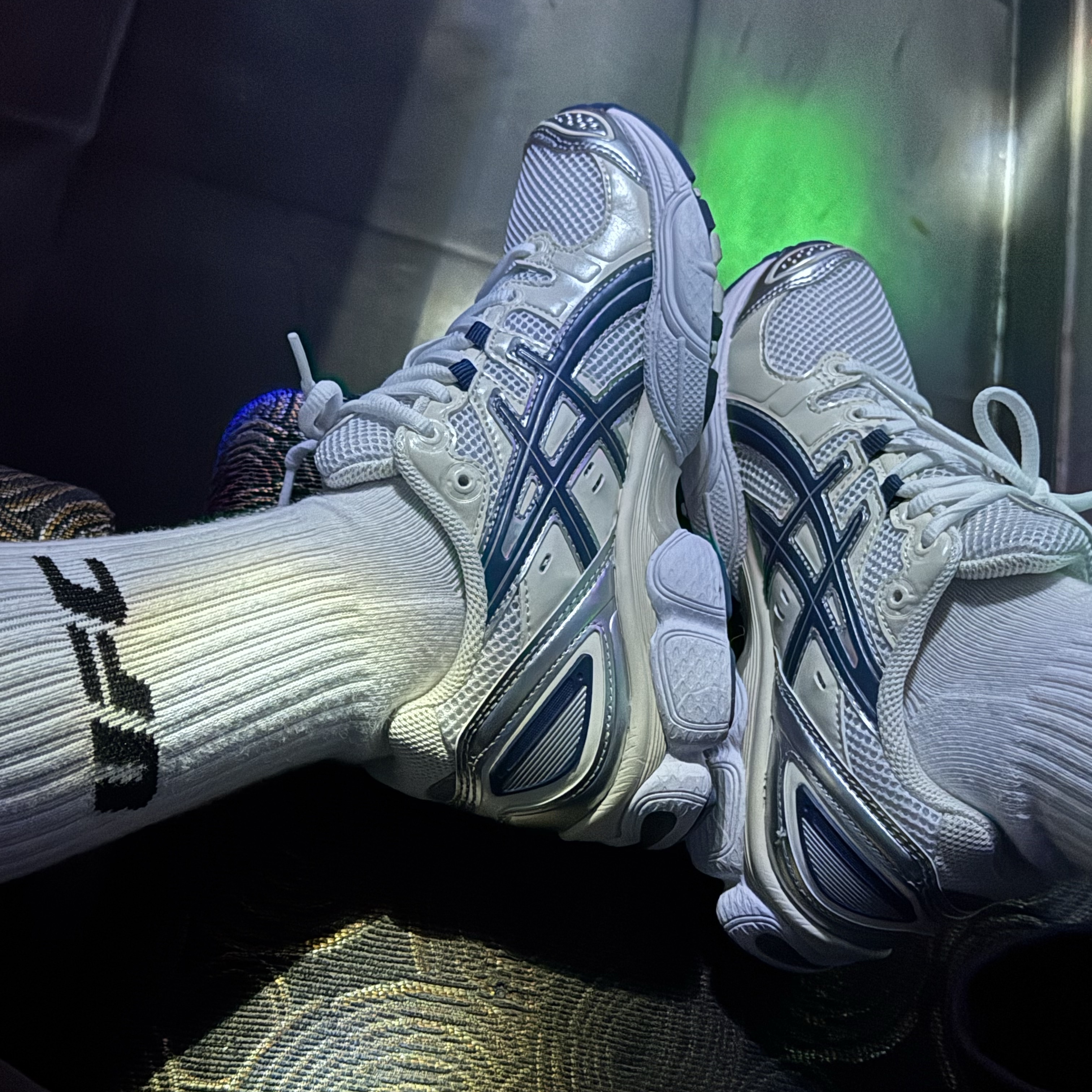 (W) Asics Gel-Nimbus 9 White Light Indigo 착용 스타일 - 1
