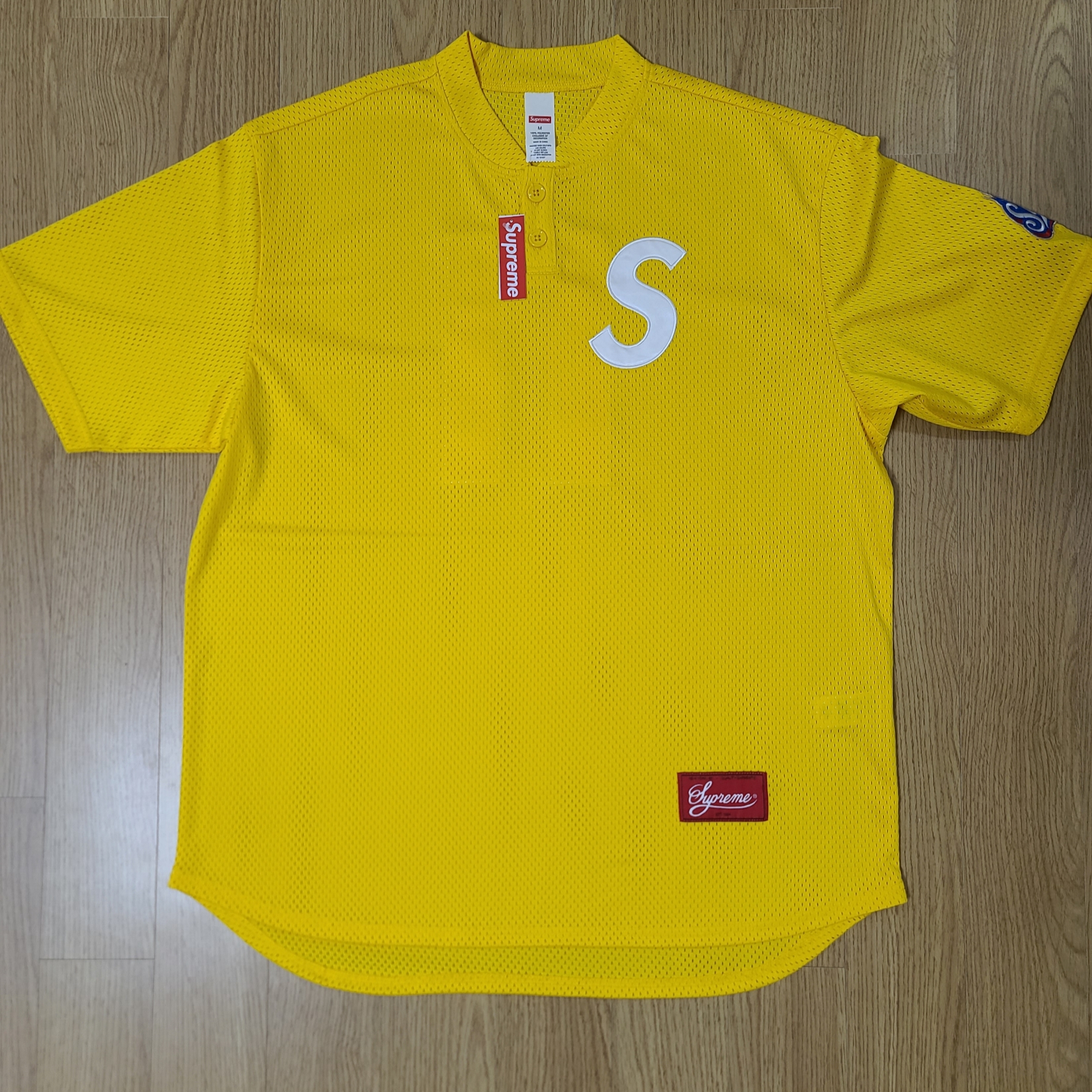 Supreme S Logo Baseball Henley Yellow - 24FW, Stussy DNA Pigment Dyed T-Shirt Granite 착용 스타일 - 1