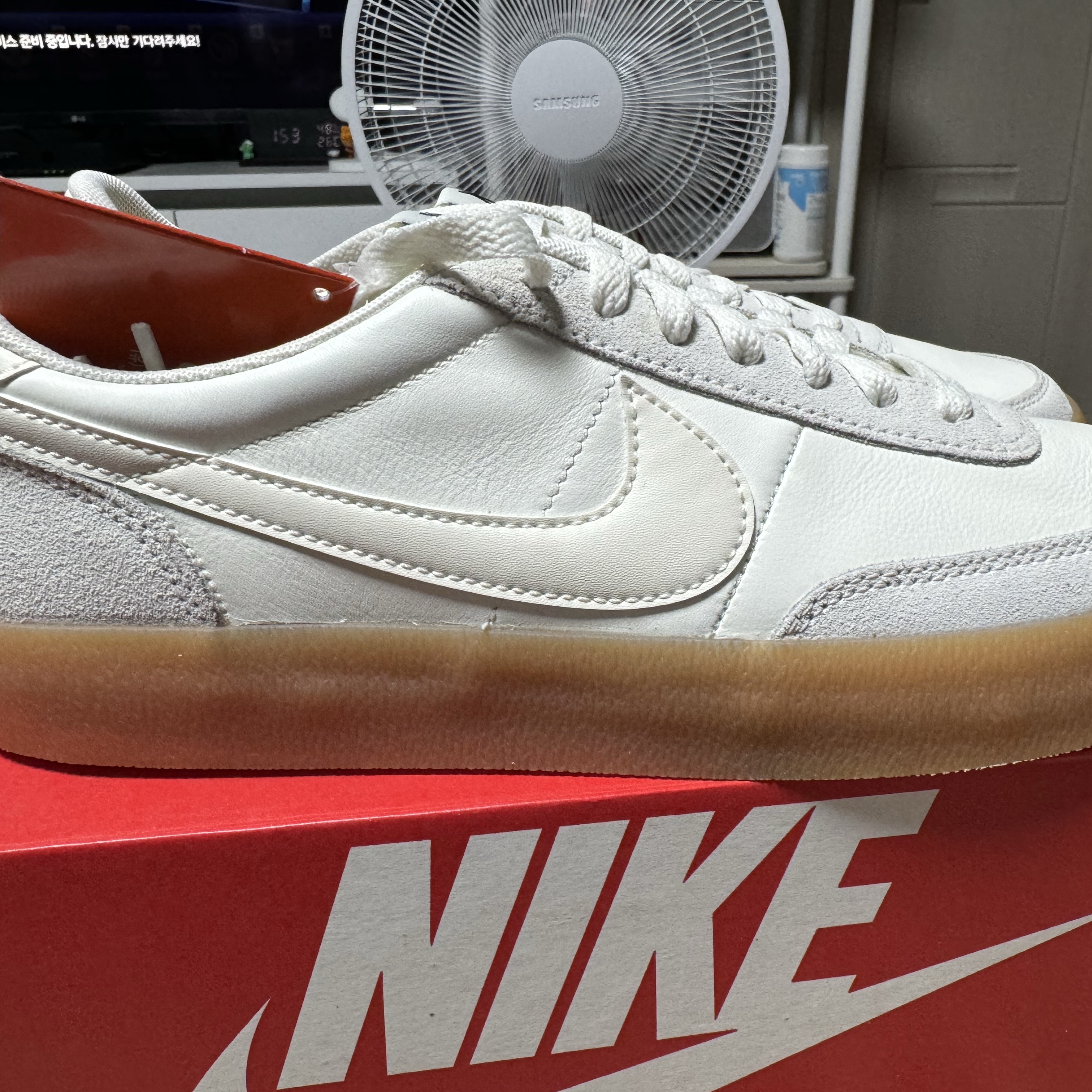 Nike Killshot 2 Leather Sail Gum 착용 스타일 - 3