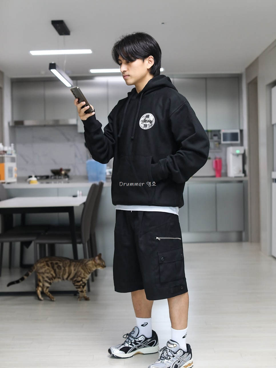 Stussy Dot Stamp Hoodie Black, Asics Gel-Nimbus 10.1 Piedmont Grey Pure Silver 착용 스타일 - 2